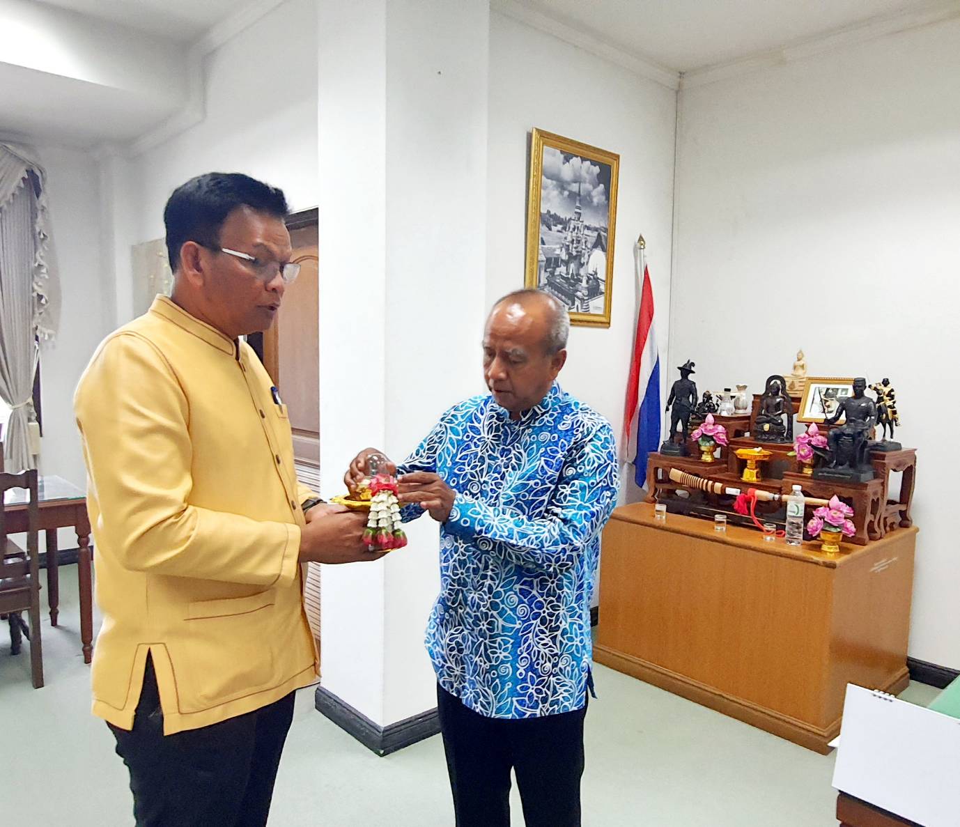 พจ.ประโมทย์ เข้าพบรองผู้ว่าราชการจังหวัดสุราษฎร์ธานี