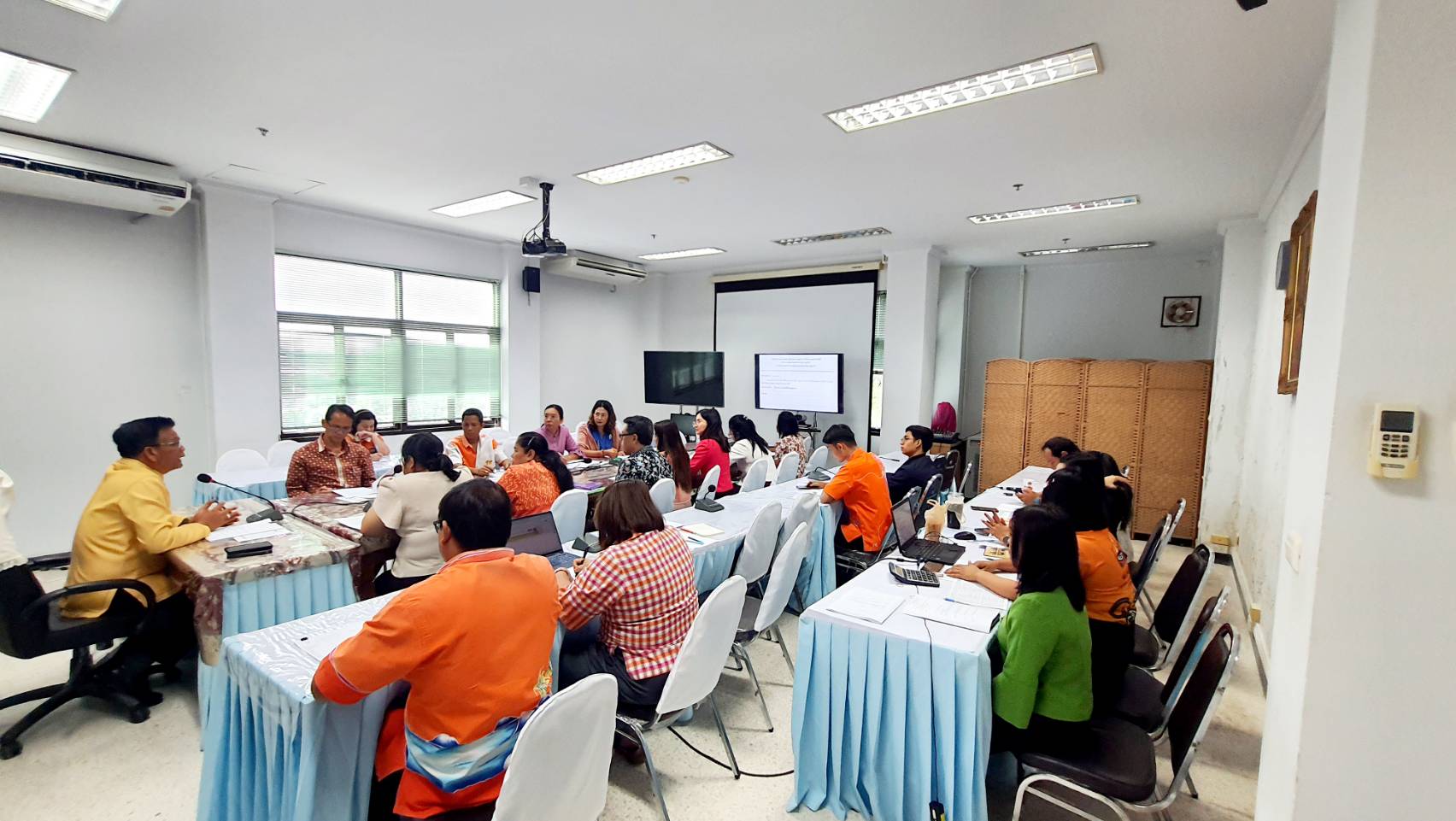 พช.สุราษฎร์ธานี พร้อมลุยงาน ประชุมวางแผนขับเคลื่อนงานเศรษฐกิจฐานราก