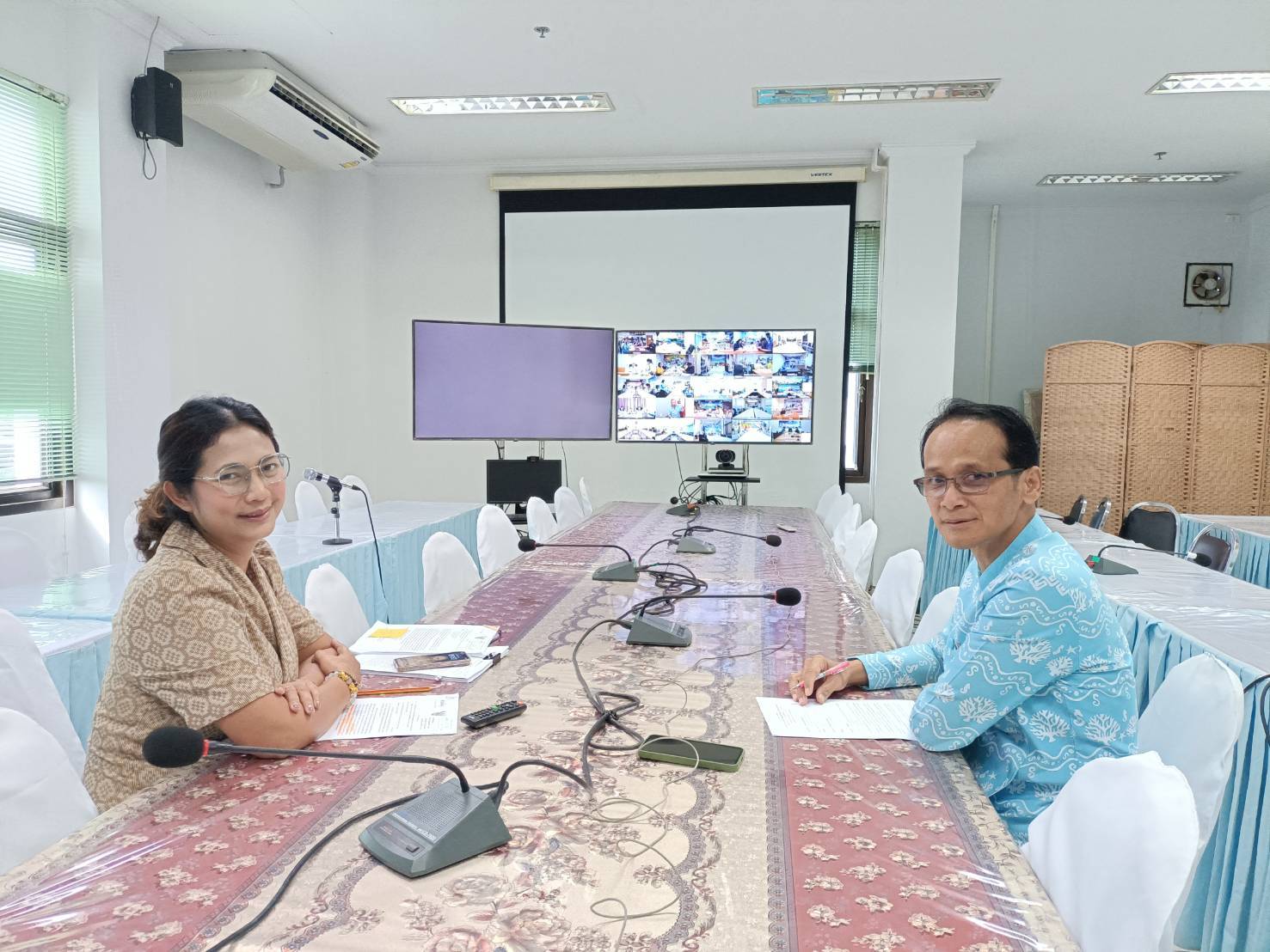 🚩พช.สุราษฎร์ธานี 🚩 ร่วมการประชุมชี้แจงแนวทางการตรวจประเมินศักยภาพศูนย์เรียนรู้การพัฒนาคุณภาพชีวิตตามหลักทฤษฎีใหม่ ประยุกต์สู่ “โคก หนอง นา”