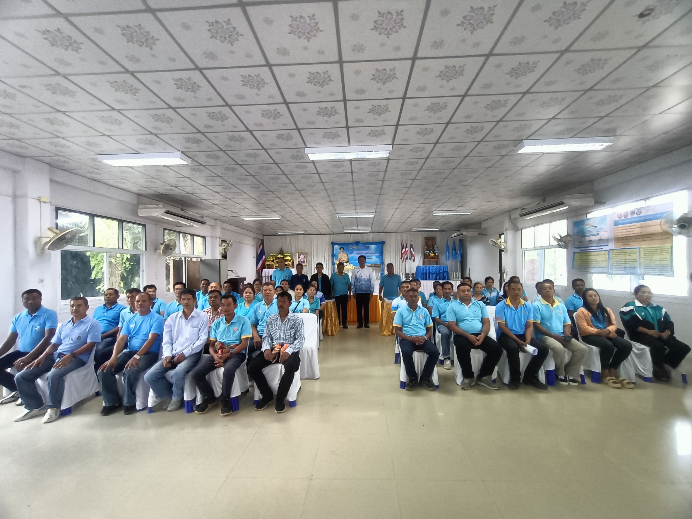 📣พช.สุราษฎร์ธานี📣 มอบแนวทางการขับเคลื่อนงานกองทุนแม่ของแผ่นดิน ในการประชุมเชิงปฏิบัติการคณะกรรมการกองทุนแม่ของแผ่นดิน อำเภอวิภาวดี