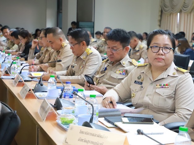 จังหวัดสุราษฎร์ธานี ประชุมหัวหน้าส่วนราชการและหน่วยงานที่เกี่ยวข้อง เพื่อติดตามผลการปฏิบัติราชการ ประจำเดือนกุมภาพันธ์ 2568