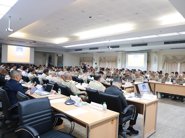 จังหวัดสุราษฎร์ธานี ประชุมหัวหน้าส่วนราชการและหน่วยงานที่เกี่ยวข้อง เพื่อติดตามผลการปฏิบัติราชการ ประจำเดือนกุมภาพันธ์ 2568