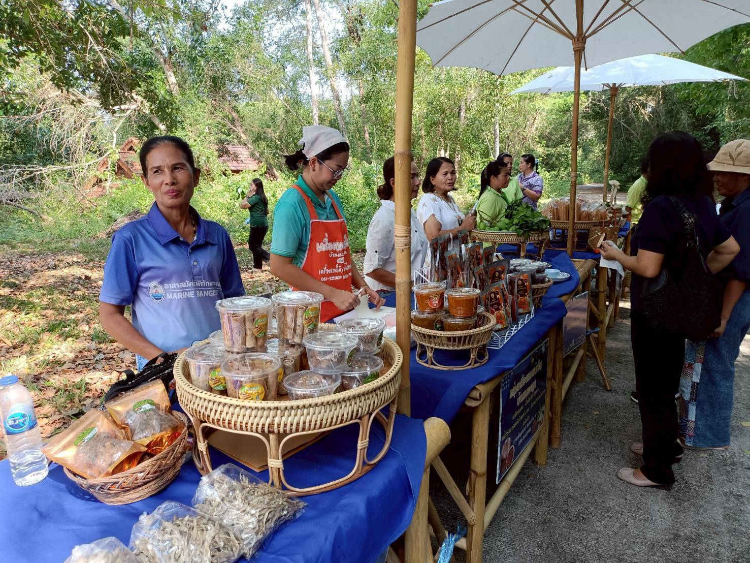 พช.สุราษฎร์ นำคณะทำงานขับเคลื่อนเศรษฐกิจฐานรากฯ ลงพื้นที่ติดตามและประเมินศักยภาพกลุ่มเป้าหมาย