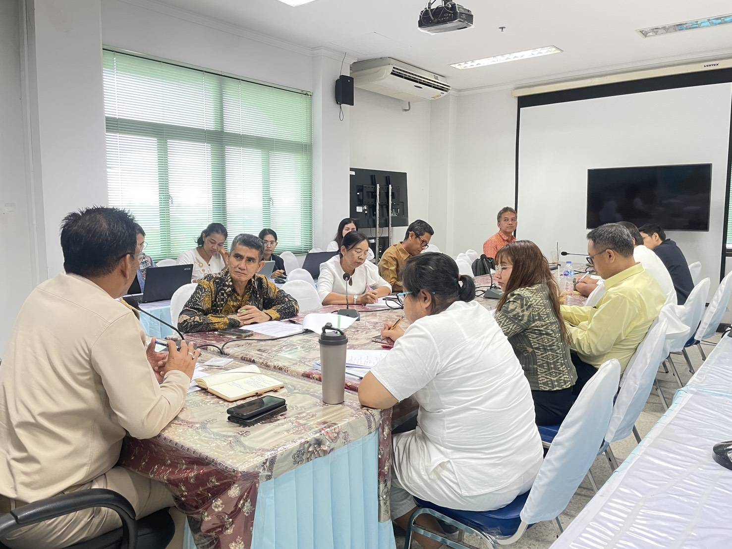 📣พช.สุราษฎร์ธานี📣 ร่วมรับการประชุมกรมการพัฒนาชุมชน ครั้งที่ 3/2568