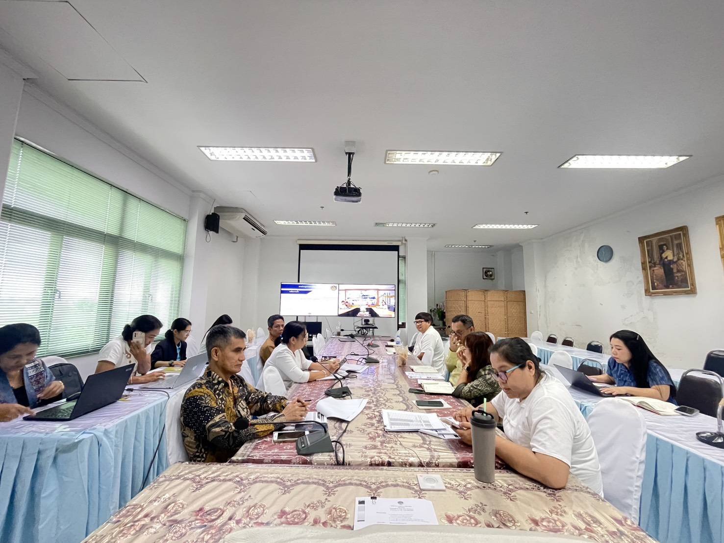 📣พช.สุราษฎร์ธานี📣 ร่วมรับการประชุมกรมการพัฒนาชุมชน ครั้งที่ 3/2568