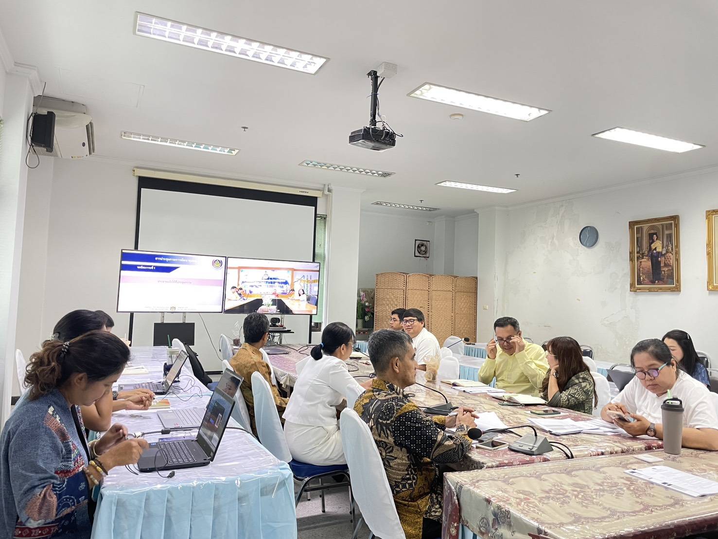 📣พช.สุราษฎร์ธานี📣 ร่วมรับการประชุมกรมการพัฒนาชุมชน ครั้งที่ 3/2568