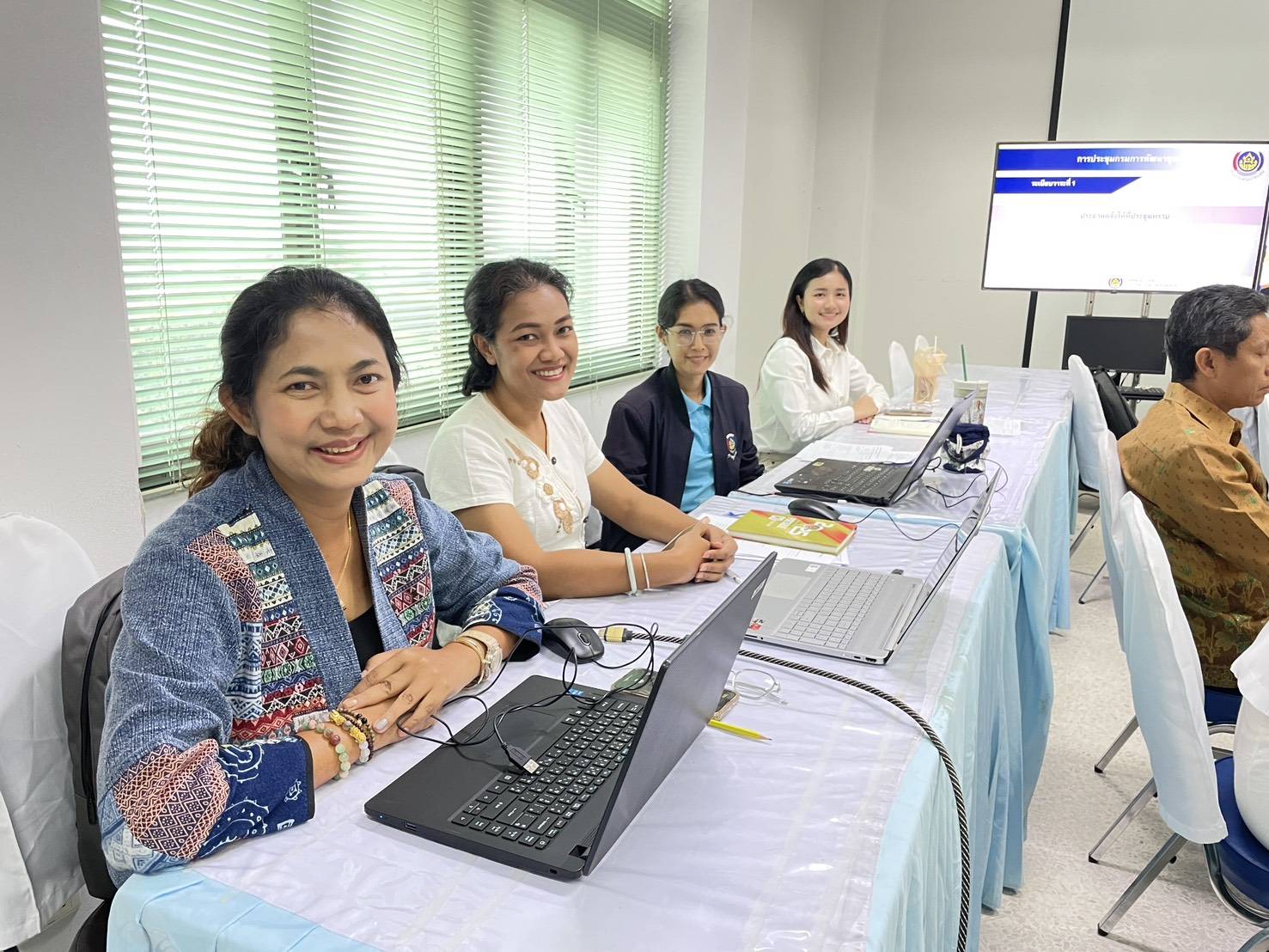 📣พช.สุราษฎร์ธานี📣 ร่วมรับการประชุมกรมการพัฒนาชุมชน ครั้งที่ 3/2568