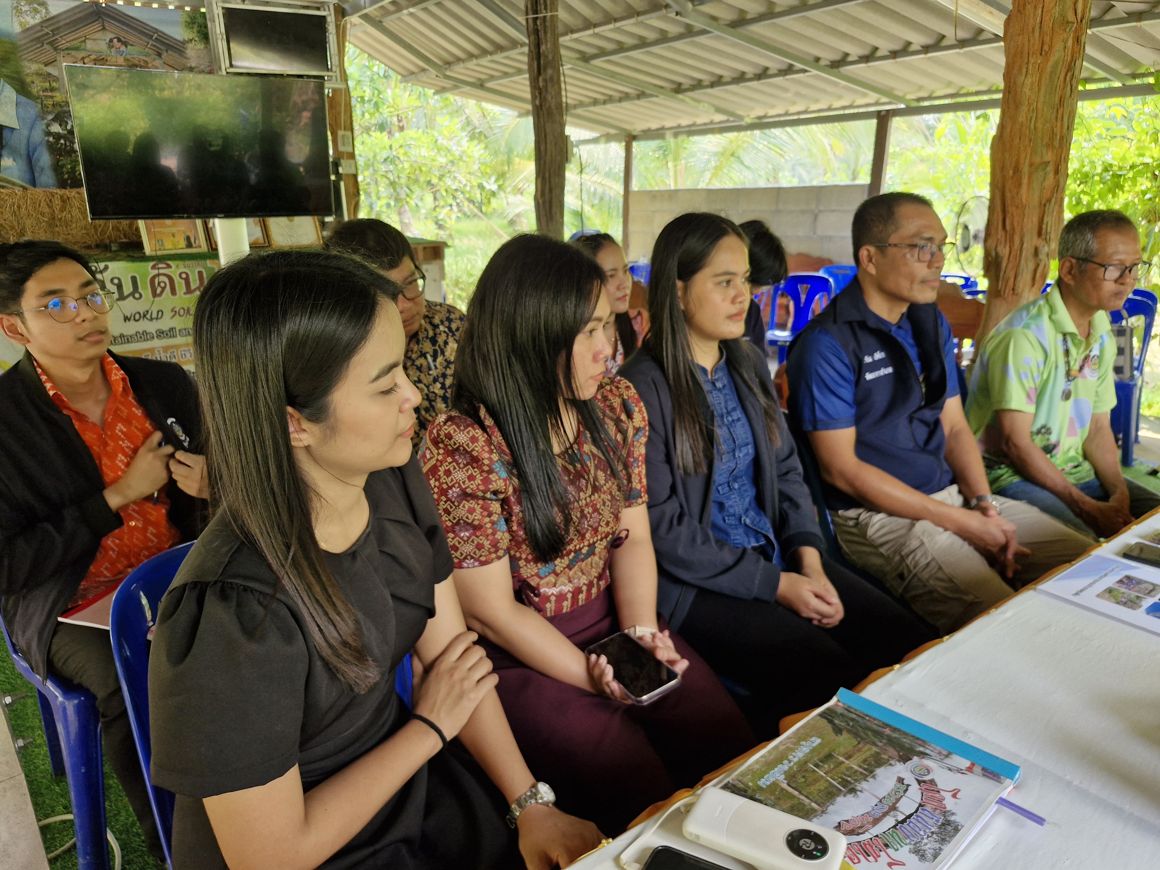 ผู้ตรวจรายการการกรม ปฏิบัติหน้าที่ผู้อำนวยการศูนย์ศึกษาและพัฒนาชุมนาชุมชนนครศรีธรรมรรมราช ลงพื้นที่ตรวจติดตามผลการดำเนินงานกรมการพัฒนาชุมชนที่สำคัญและตรวจเยี่ยมข้ารารายการบรรจุใหม่ สพอ.ท่าชนะ สพอ.พุนพิน และสพอ.พนม จ.สุราษฎร์ธานี