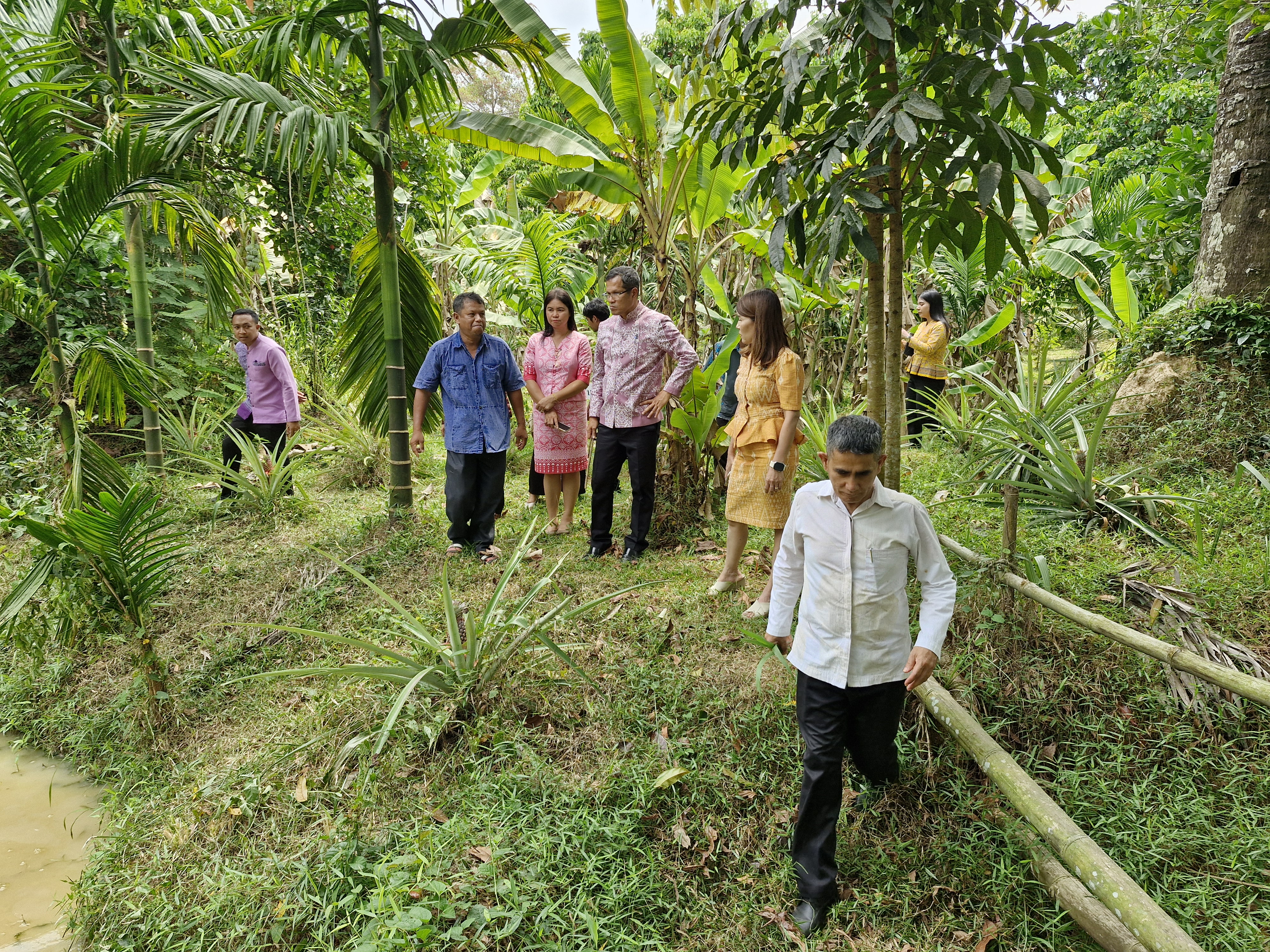 ผู้ตรวจรายการการกรม ปฏิบัติหน้าที่ผู้อำนวยการศูนย์ศึกษาและพัฒนาชุมนาชุมชนนครศรีธรรมรรมราช ลงพื้นที่ตรวจติดตามผลการดำเนินงานกรมการพัฒนาชุมชนที่สำคัญและตรวจเยี่ยมข้ารารายการบรรจุใหม่ สพอ.ท่าชนะ สพอ.พุนพิน และสพอ.พนม จ.สุราษฎร์ธานี