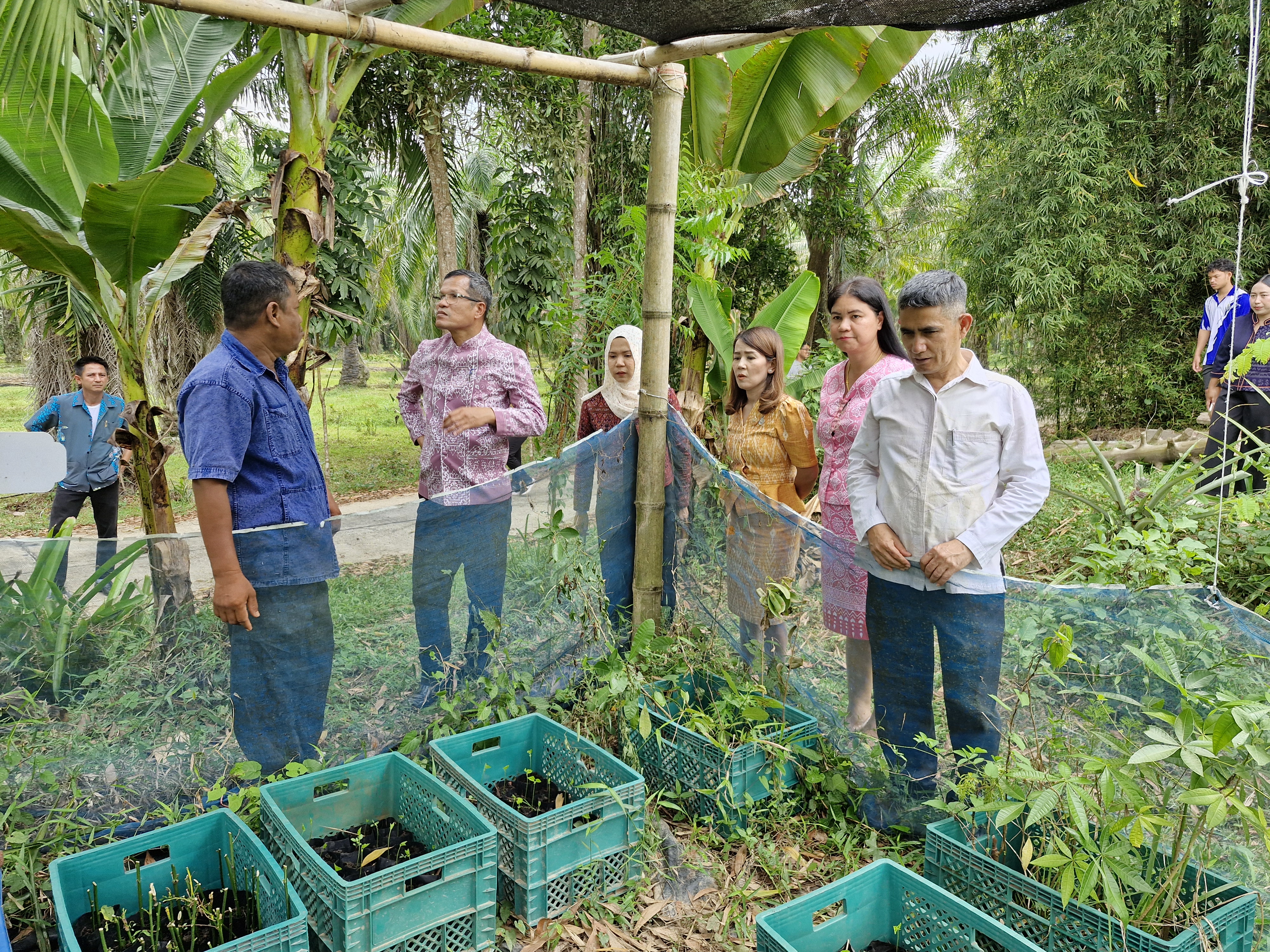 ผู้ตรวจรายการการกรม ปฏิบัติหน้าที่ผู้อำนวยการศูนย์ศึกษาและพัฒนาชุมนาชุมชนนครศรีธรรมรรมราช ลงพื้นที่ตรวจติดตามผลการดำเนินงานกรมการพัฒนาชุมชนที่สำคัญและตรวจเยี่ยมข้ารารายการบรรจุใหม่ สพอ.ท่าชนะ สพอ.พุนพิน และสพอ.พนม จ.สุราษฎร์ธานี