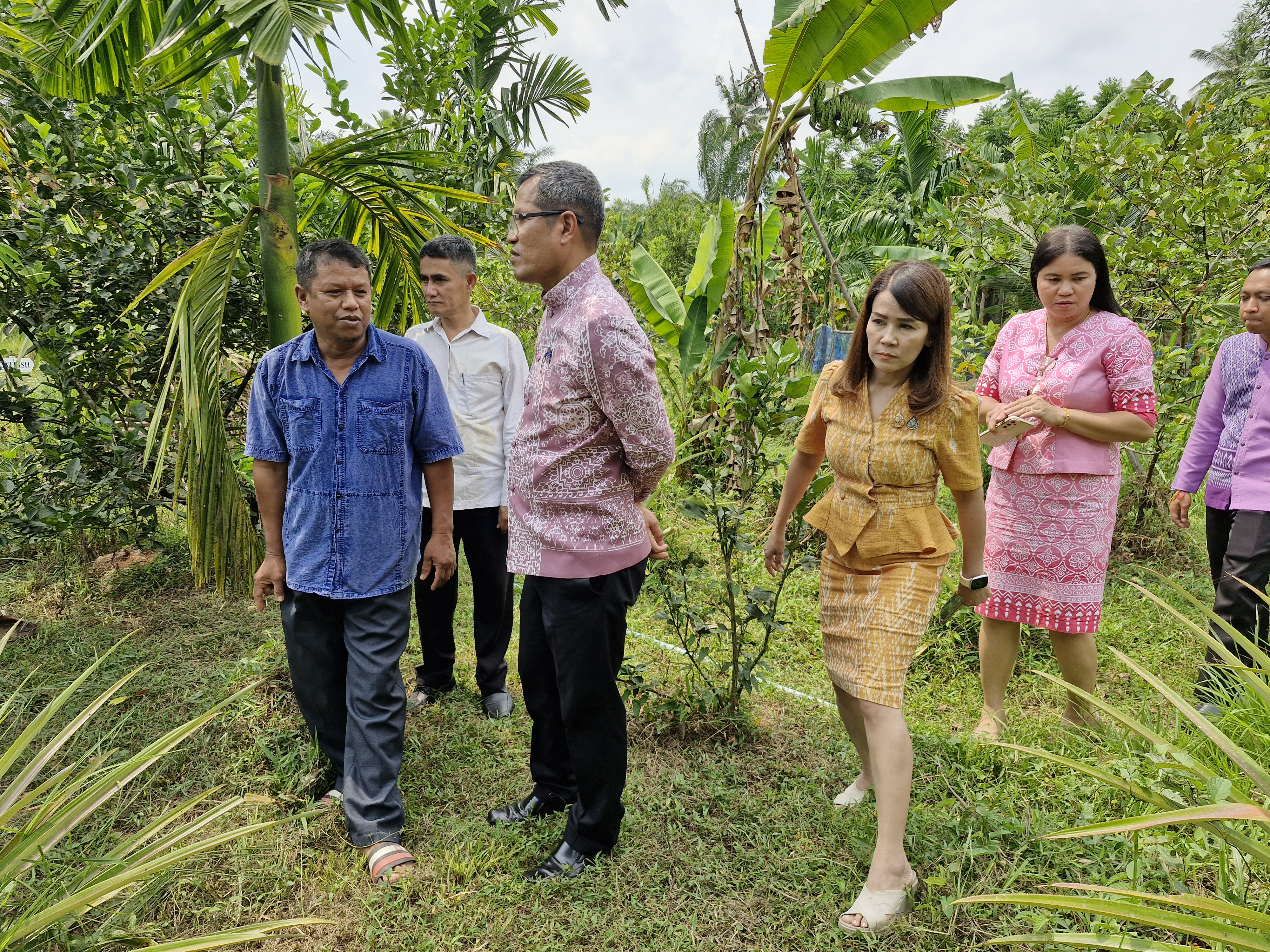 ผู้ตรวจรายการการกรม ปฏิบัติหน้าที่ผู้อำนวยการศูนย์ศึกษาและพัฒนาชุมนาชุมชนนครศรีธรรมรรมราช ลงพื้นที่ตรวจติดตามผลการดำเนินงานกรมการพัฒนาชุมชนที่สำคัญและตรวจเยี่ยมข้ารารายการบรรจุใหม่ สพอ.ท่าชนะ สพอ.พุนพิน และสพอ.พนม จ.สุราษฎร์ธานี