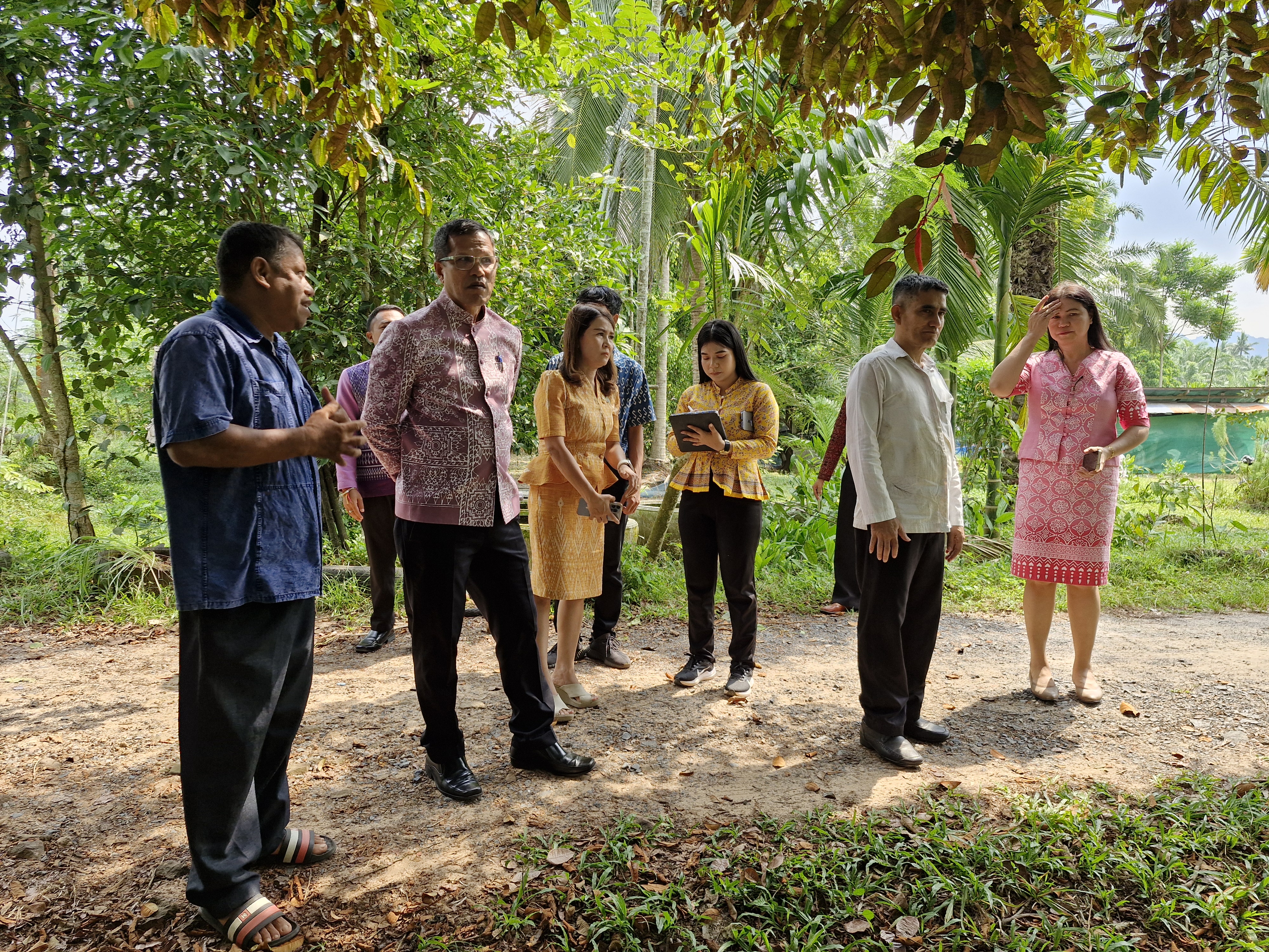 ผู้ตรวจรายการการกรม ปฏิบัติหน้าที่ผู้อำนวยการศูนย์ศึกษาและพัฒนาชุมนาชุมชนนครศรีธรรมรรมราช ลงพื้นที่ตรวจติดตามผลการดำเนินงานกรมการพัฒนาชุมชนที่สำคัญและตรวจเยี่ยมข้ารารายการบรรจุใหม่ สพอ.ท่าชนะ สพอ.พุนพิน และสพอ.พนม จ.สุราษฎร์ธานี