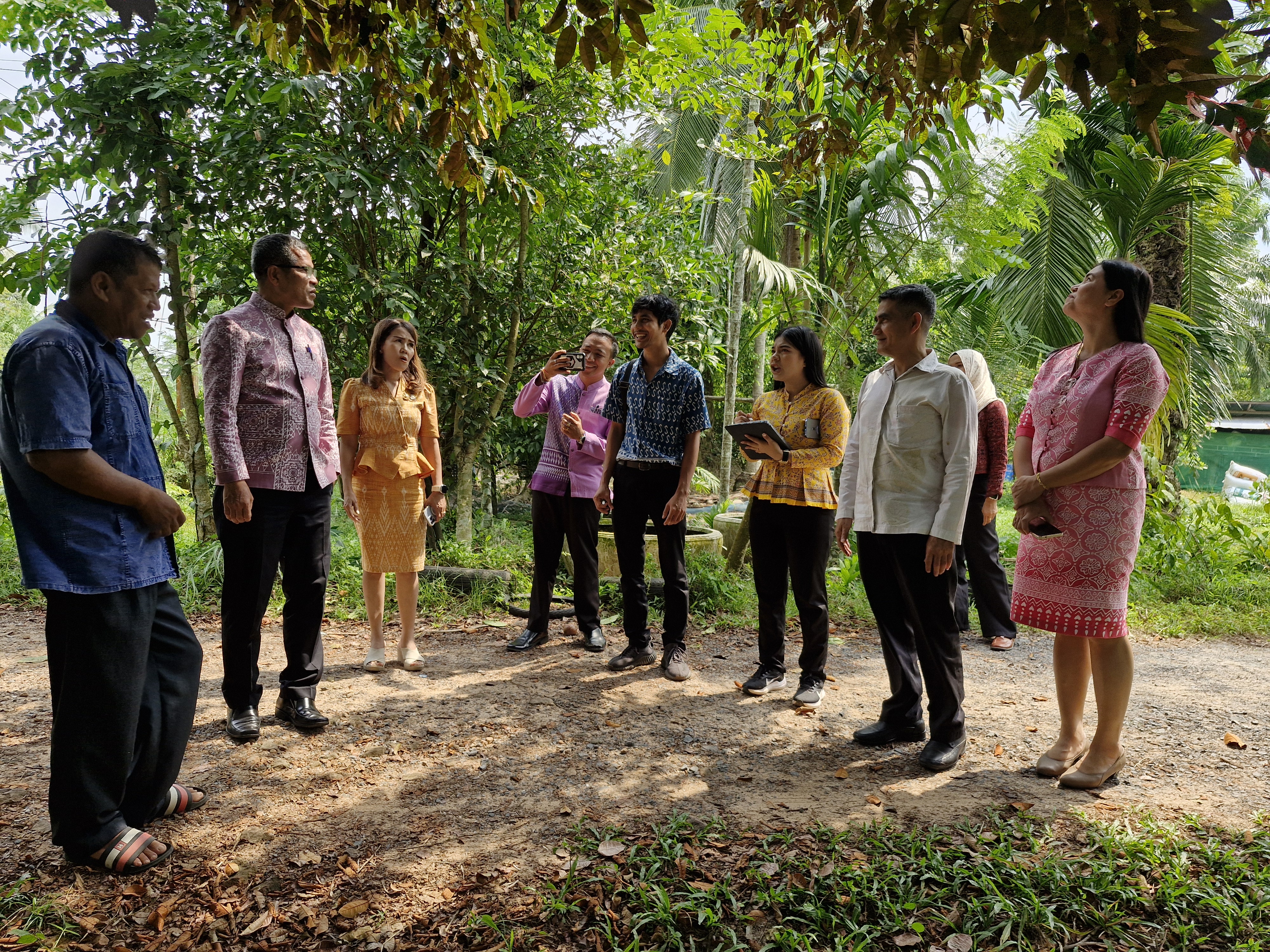 ผู้ตรวจรายการการกรม ปฏิบัติหน้าที่ผู้อำนวยการศูนย์ศึกษาและพัฒนาชุมนาชุมชนนครศรีธรรมรรมราช ลงพื้นที่ตรวจติดตามผลการดำเนินงานกรมการพัฒนาชุมชนที่สำคัญและตรวจเยี่ยมข้ารารายการบรรจุใหม่ สพอ.ท่าชนะ สพอ.พุนพิน และสพอ.พนม จ.สุราษฎร์ธานี