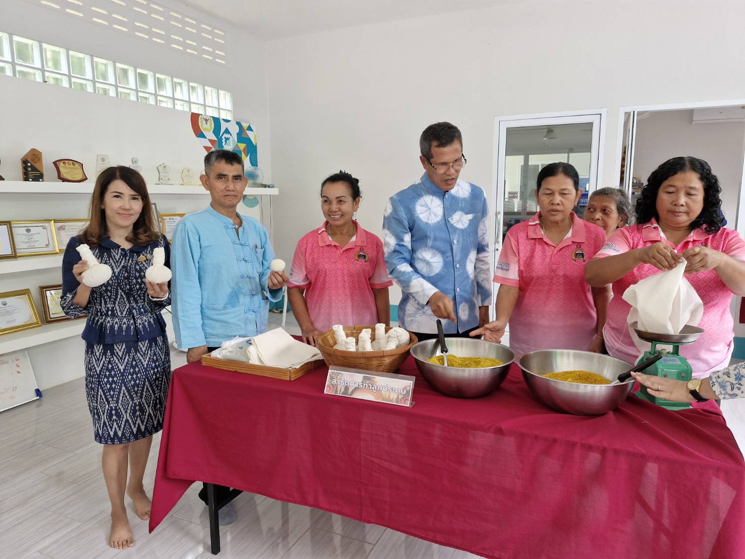 ผู้ตรวจรายการการกรม ปฏิบัติหน้าที่ผู้อำนวยการศูนย์ศึกษาและพัฒนาชุมนาชุมชนนครศรีธรรมรรมราช ลงพื้นที่ตรวจติดตามผลการดำเนินงานกรมการพัฒนาชุมชนที่สำคัญและตรวจเยี่ยมข้ารารายการบรรจุใหม่ สพอ.ท่าชนะ สพอ.พุนพิน และสพอ.พนม จ.สุราษฎร์ธานี