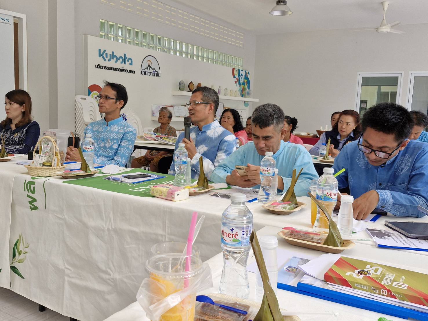 ผู้ตรวจรายการการกรม ปฏิบัติหน้าที่ผู้อำนวยการศูนย์ศึกษาและพัฒนาชุมนาชุมชนนครศรีธรรมรรมราช ลงพื้นที่ตรวจติดตามผลการดำเนินงานกรมการพัฒนาชุมชนที่สำคัญและตรวจเยี่ยมข้ารารายการบรรจุใหม่ สพอ.ท่าชนะ สพอ.พุนพิน และสพอ.พนม จ.สุราษฎร์ธานี