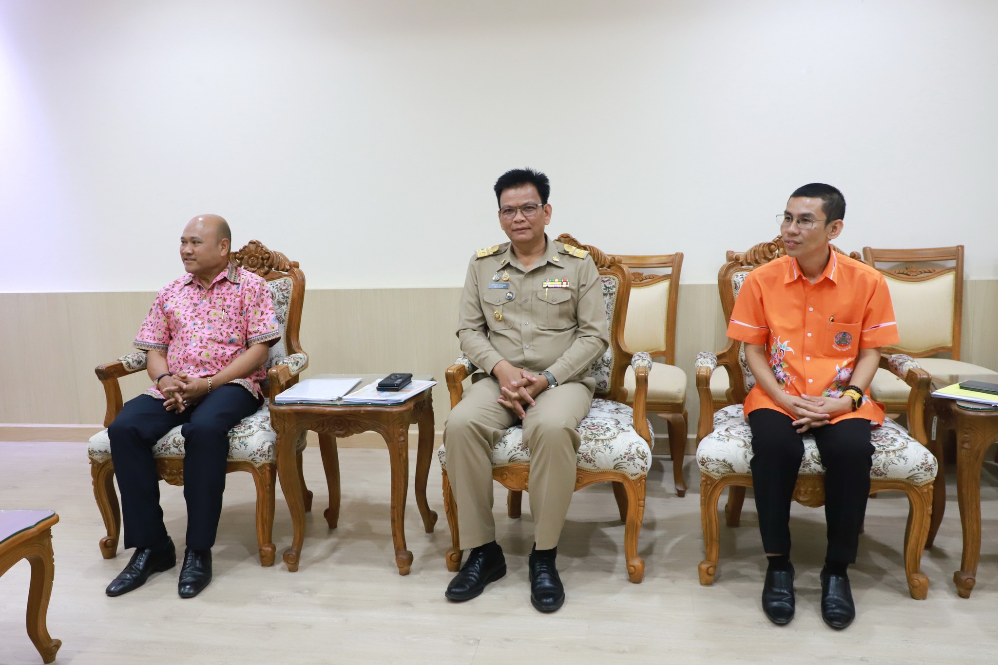 📢พช.สุราษฎร์ธานี📢ร่วมต้อนรับ และร่วมคณะผู้ตรวจฯ กระทรวงมหาดไทย ลงพื้นที่จังหวัดสุราษฎร์ธานี ติดตามการปฏิบัติงานตามนโยบายรัฐบาล พร้อมตรวจเยี่ยมการพัฒนาแหล่งท่องเที่ยว หวังสร้างโอกาสทางเศรษฐกิจให้กับชุมชน