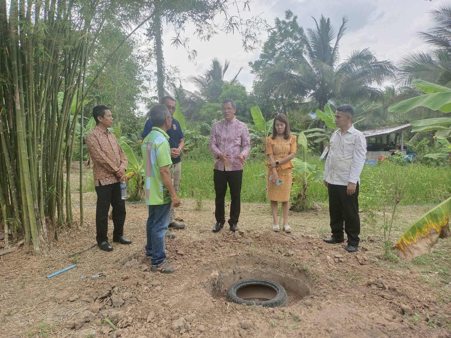 ผู้ตรวจรายการการกรม ปฏิบัติหน้าที่ผู้อำนวยการศูนย์ศึกษาและพัฒนาชุมนาชุมชนนครศรีธรรมรรมราช ลงพื้นที่ตรวจติดตามผลการดำเนินงานกรมการพัฒนาชุมชนที่สำคัญและตรวจเยี่ยมข้ารารายการบรรจุใหม่ สพอ.ท่าชนะ สพอ.พุนพิน และสพอ.พนม จ.สุราษฎร์ธานี