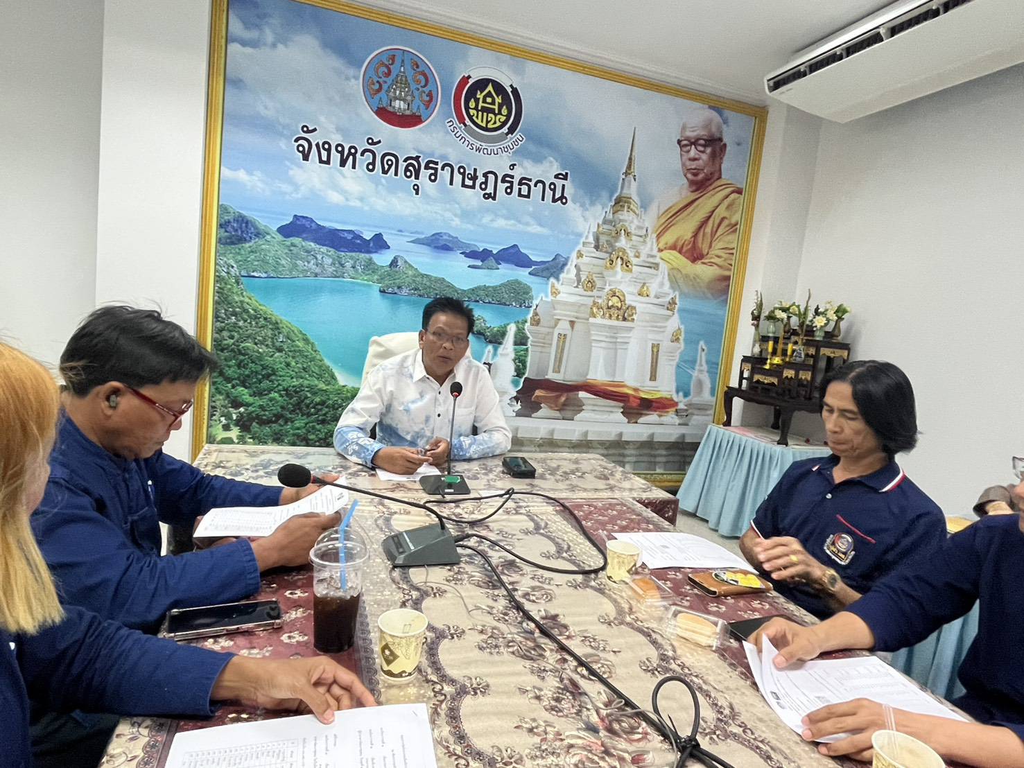 พช.สุราษฎร์ธานี จับมือชมรมผู้นำอาสาพัฒนาชุมชน จัดสรรทุนสนับสนุนขับเคลื่อนงานพัฒนาชุมชน