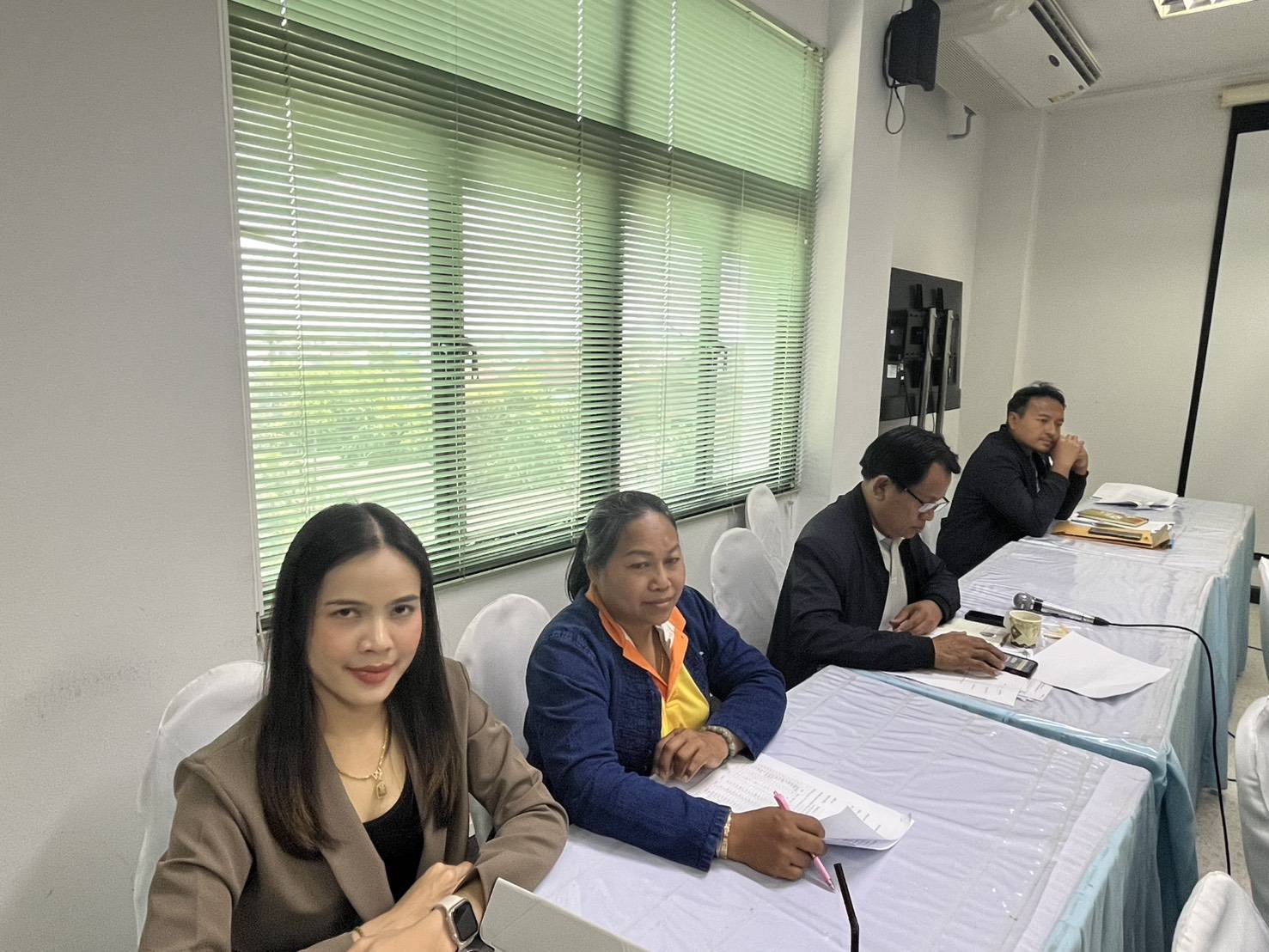 พช.สุราษฎร์ธานี จับมือชมรมผู้นำอาสาพัฒนาชุมชน จัดสรรทุนสนับสนุนขับเคลื่อนงานพัฒนาชุมชน