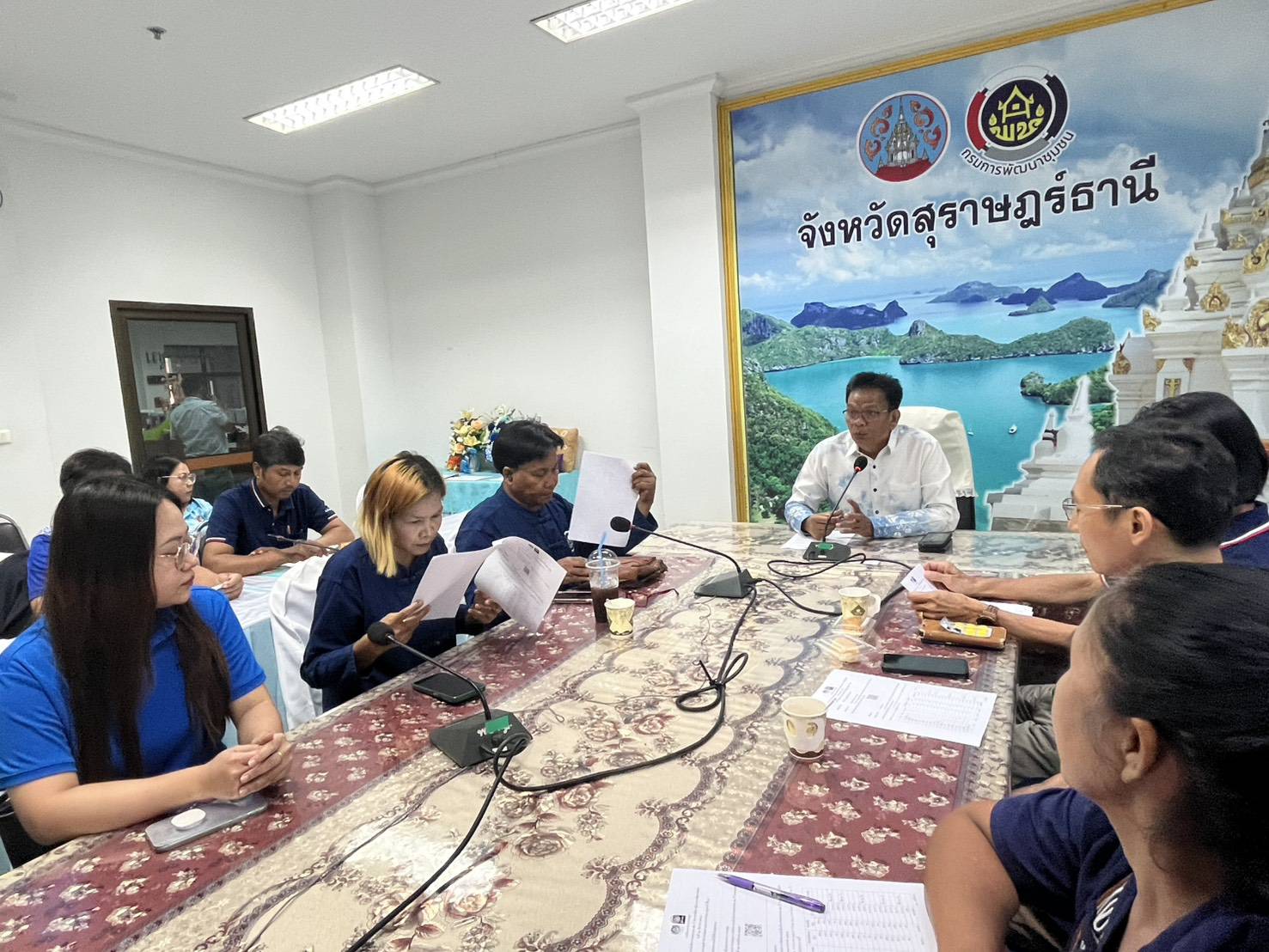 พช.สุราษฎร์ธานี จับมือชมรมผู้นำอาสาพัฒนาชุมชน จัดสรรทุนสนับสนุนขับเคลื่อนงานพัฒนาชุมชน