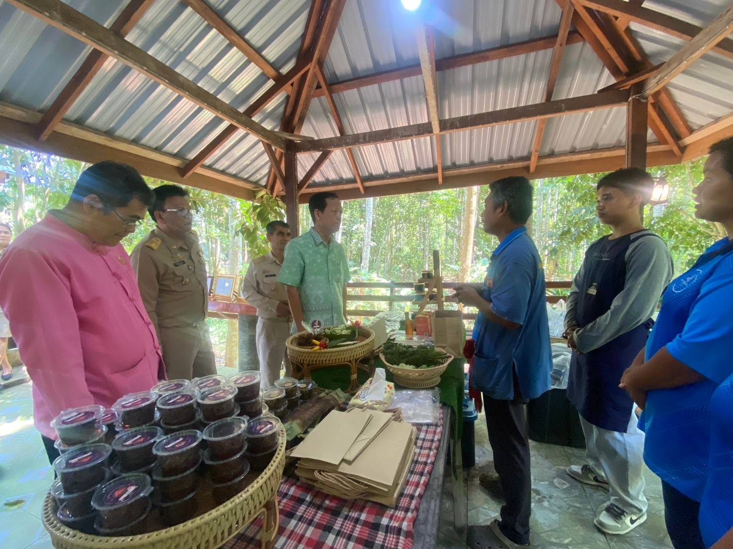 📢พช.สุราษฎร์ธานี📢ร่วมต้อนรับ และร่วมคณะผู้ตรวจฯ กระทรวงมหาดไทย ลงพื้นที่จังหวัดสุราษฎร์ธานี ติดตามการปฏิบัติงานตามนโยบายรัฐบาล พร้อมตรวจเยี่ยมการพัฒนาแหล่งท่องเที่ยว หวังสร้างโอกาสทางเศรษฐกิจให้กับชุมชน