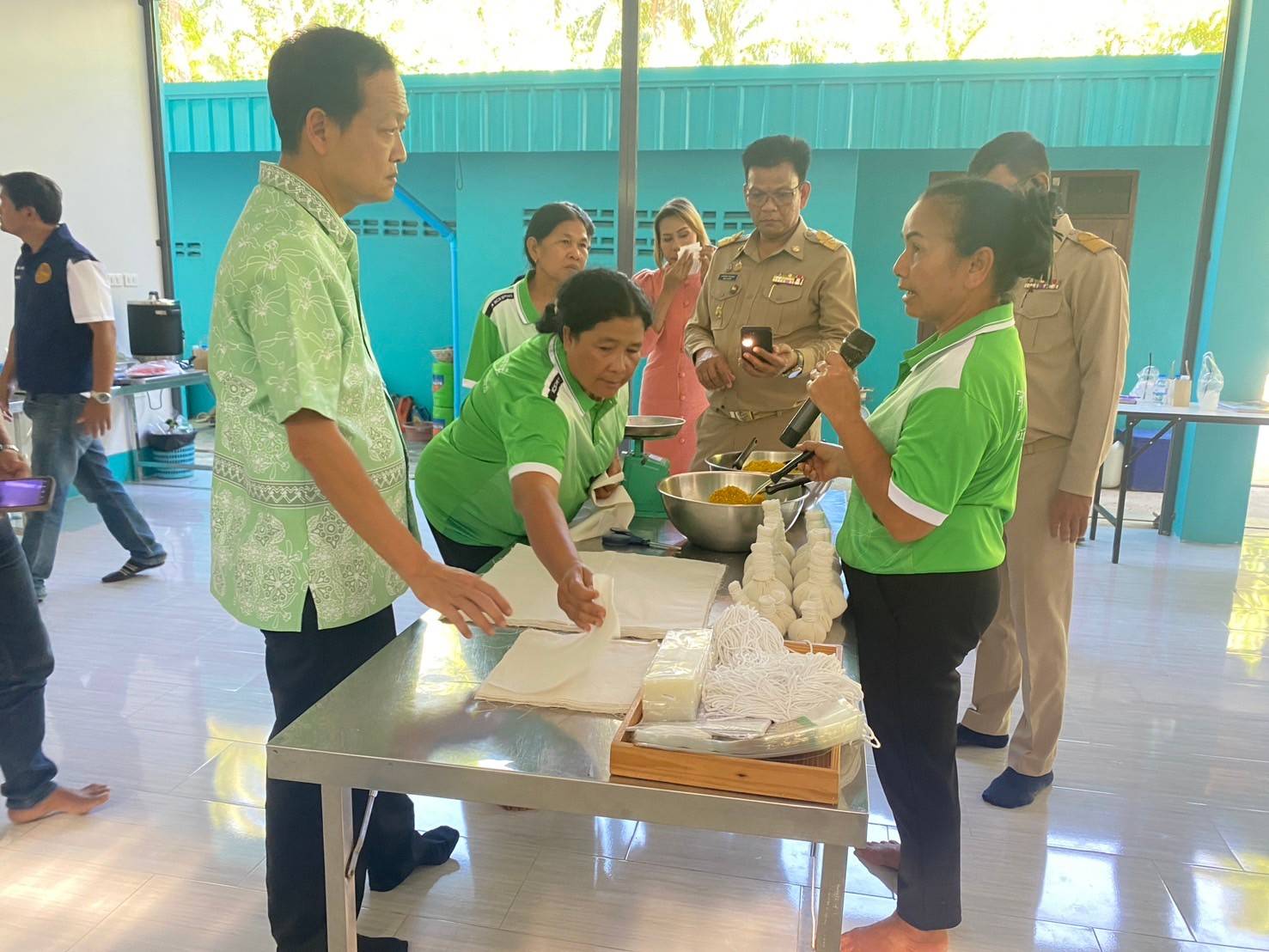 📢พช.สุราษฎร์ธานี📢ร่วมต้อนรับ และร่วมคณะผู้ตรวจฯ กระทรวงมหาดไทย ลงพื้นที่จังหวัดสุราษฎร์ธานี ติดตามการปฏิบัติงานตามนโยบายรัฐบาล พร้อมตรวจเยี่ยมการพัฒนาแหล่งท่องเที่ยว หวังสร้างโอกาสทางเศรษฐกิจให้กับชุมชน