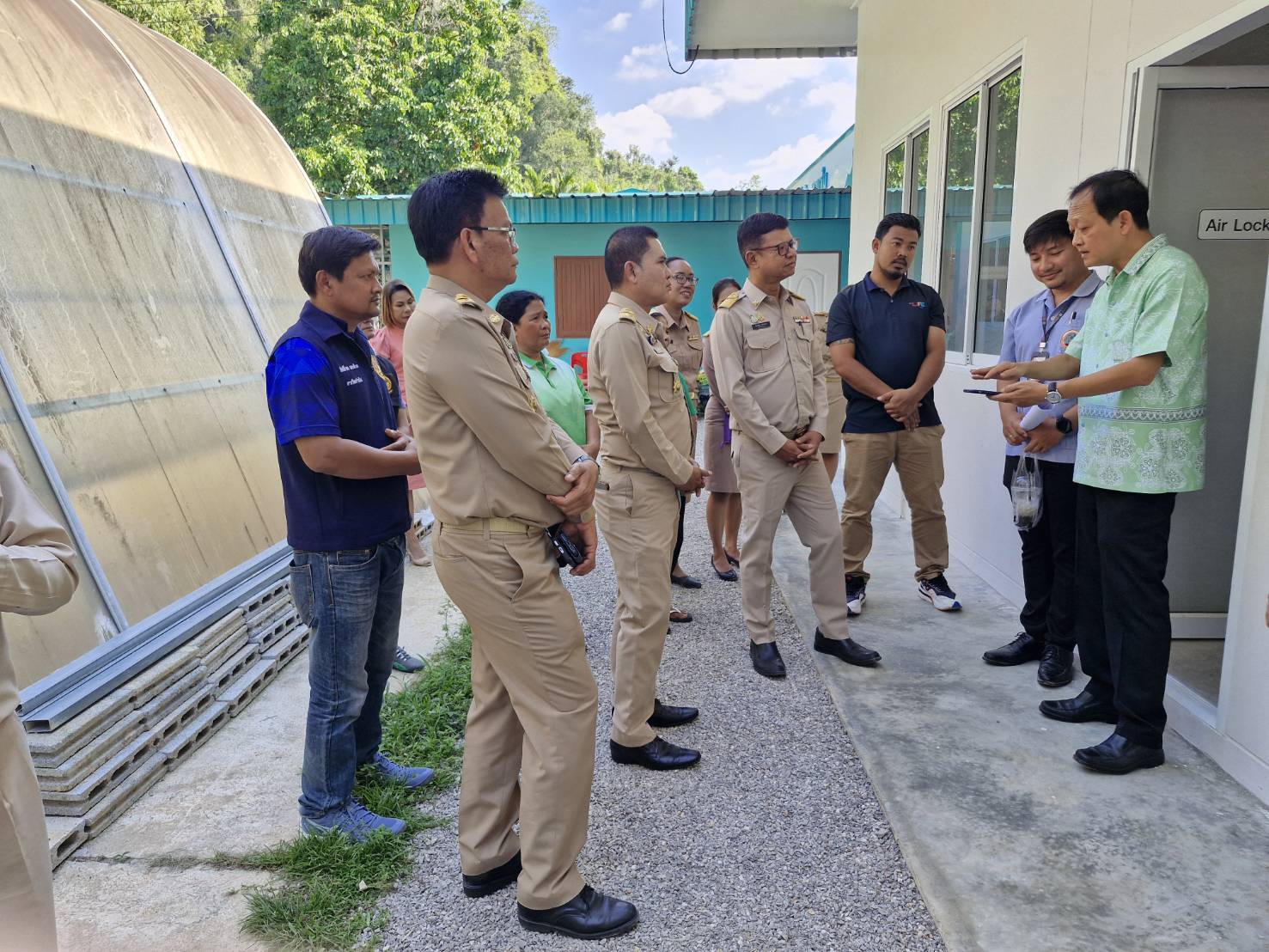 📢พช.สุราษฎร์ธานี📢ร่วมต้อนรับ และร่วมคณะผู้ตรวจฯ กระทรวงมหาดไทย ลงพื้นที่จังหวัดสุราษฎร์ธานี ติดตามการปฏิบัติงานตามนโยบายรัฐบาล พร้อมตรวจเยี่ยมการพัฒนาแหล่งท่องเที่ยว หวังสร้างโอกาสทางเศรษฐกิจให้กับชุมชน