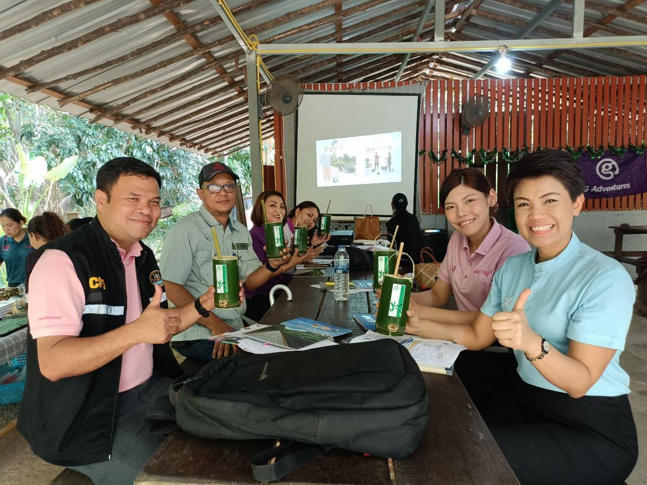 พช.สุราษฎร์ นำคณะทำงานขับเคลื่อนเศรษฐกิจฐานรากฯ ลงพื้นที่ติดตามและประเมินศักยภาพกลุ่มเป้าหมาย