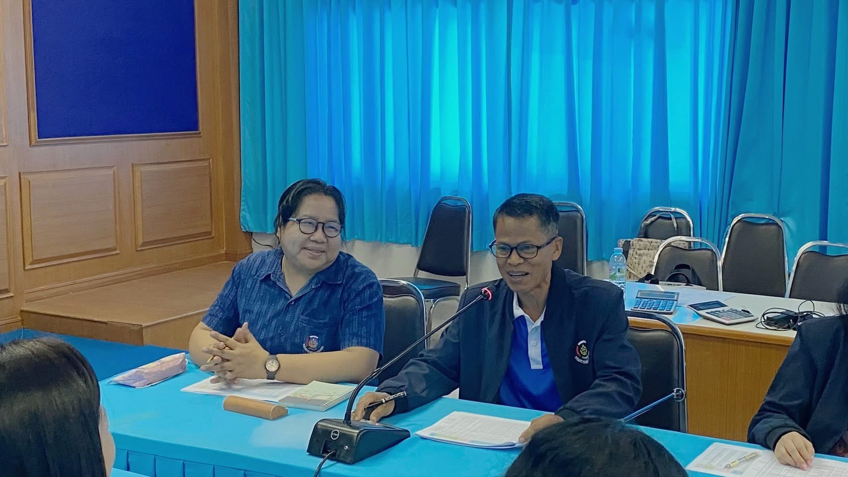 พัฒนาชุมชนสุราษฎร์ ร่วมกับอำเภอเคียนซาจัดเวทีไกล่เกลี่ยหนี้ค้างชำระกองทุนพัฒนาบทบาทสตรี