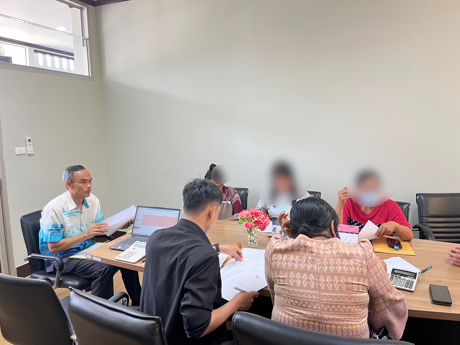 พช.สุราษฎร์ฯ “ไกล่เกลี่ยก่อนฟ้องลูกหนี้กองทุนพัฒนาบทบาทสตรี” ณ ห้องไกล่เกลี่ย ศาลจังหวัดไชยา