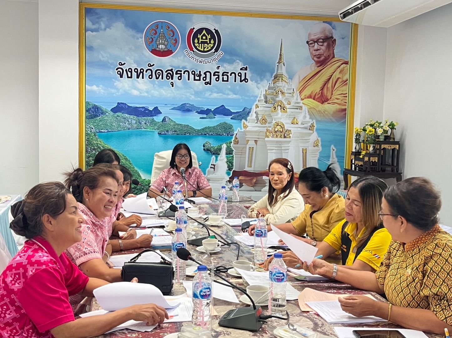 พัฒนาชุมชนสุราษฎร์ จัดประชุมคณะทำงานขับเคลื่อนกองทุนพัฒนาบทบาทสตรีจังหวัดสุราษฎร์ธานี ครั้งที่ 2/2568