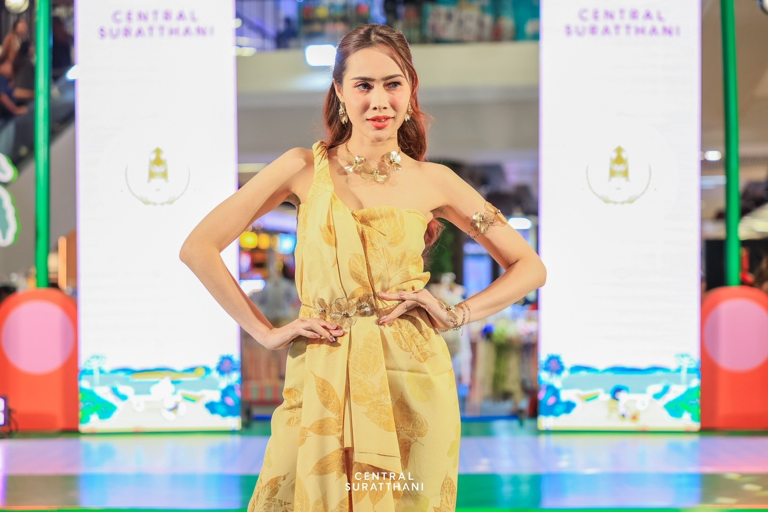 เซ็นทรัลสุราษฎร์ธานี ปลุกเสน่ห์ผ้าถิ่น ดัน Soft Power จัดเต็มแฟชั่นโชว์ รับซัมเมอร์ 2025