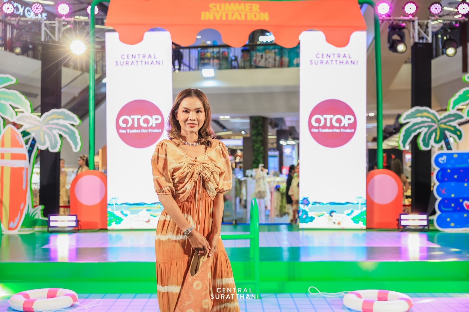 เซ็นทรัลสุราษฎร์ธานี ปลุกเสน่ห์ผ้าถิ่น ดัน Soft Power จัดเต็มแฟชั่นโชว์ รับซัมเมอร์ 2025