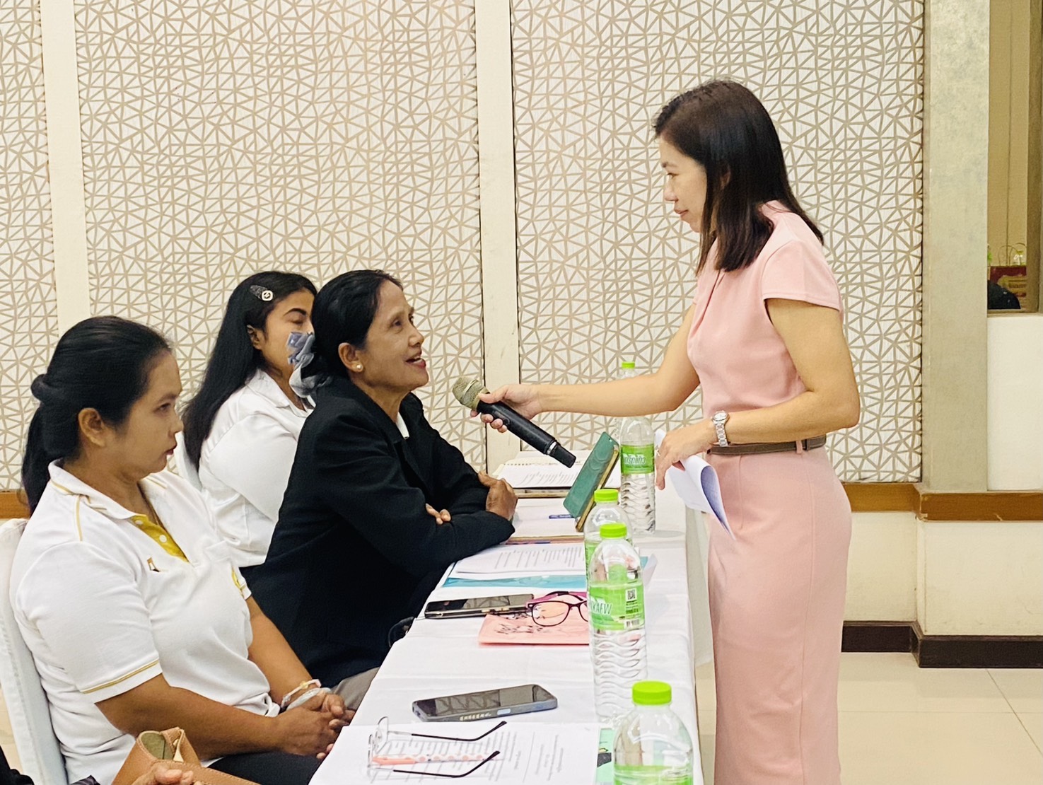 OTOP สุราษฎร์ฯ กลุ่มดี ติดปีก! พัฒนาสินค้า แพ็กเกจจิ้ง โดนใจตลาด ณ โรงแรมนิภาการ์เด้น อำเภอเมืองฯ จังหวัดสุราษฎร์ธานี