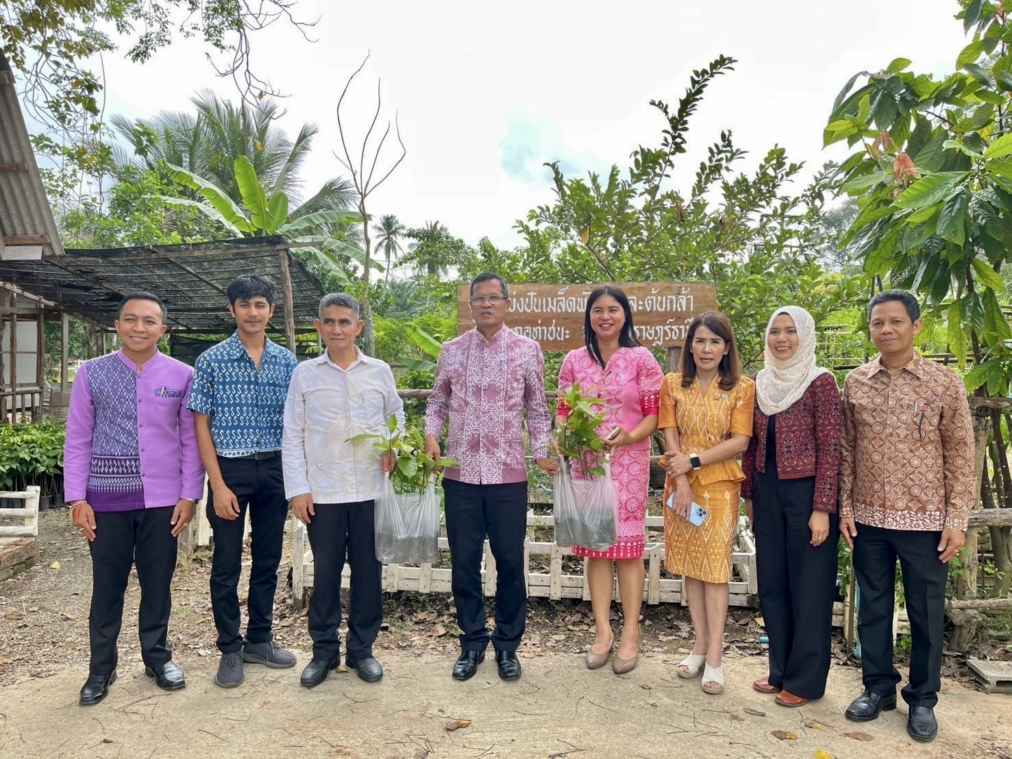 ผู้ตรวจรายการการกรม ปฏิบัติหน้าที่ผู้อำนวยการศูนย์ศึกษาและพัฒนาชุมนาชุมชนนครศรีธรรมรรมราช ลงพื้นที่ตรวจติดตามผลการดำเนินงานกรมการพัฒนาชุมชนที่สำคัญและตรวจเยี่ยมข้ารารายการบรรจุใหม่ สพอ.ท่าชนะ สพอ.พุนพิน และสพอ.พนม จ.สุราษฎร์ธานี