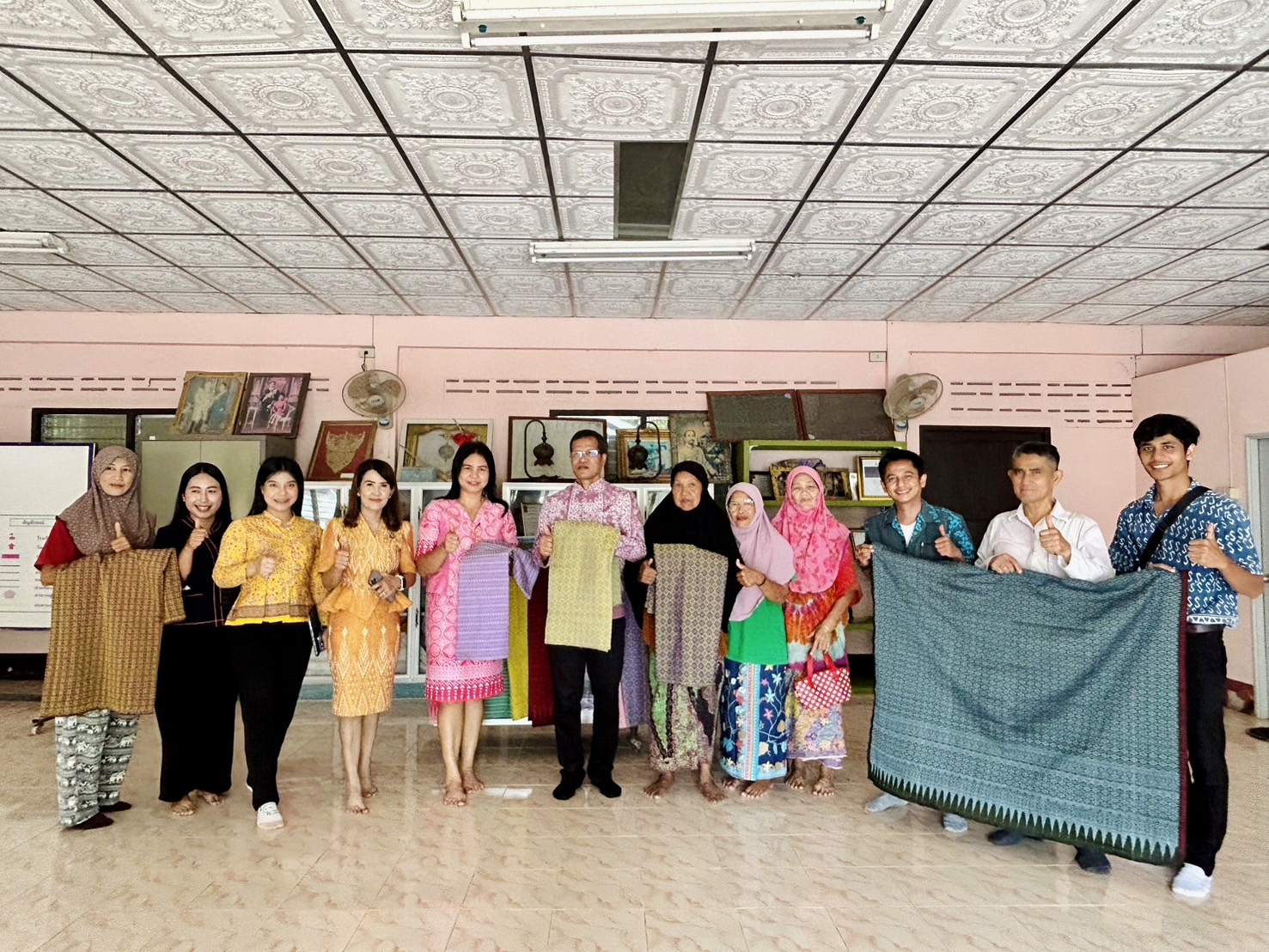 ผู้ตรวจรายการการกรม ปฏิบัติหน้าที่ผู้อำนวยการศูนย์ศึกษาและพัฒนาชุมนาชุมชนนครศรีธรรมรรมราช ลงพื้นที่ตรวจติดตามผลการดำเนินงานกรมการพัฒนาชุมชนที่สำคัญและตรวจเยี่ยมข้ารารายการบรรจุใหม่ สพอ.ท่าชนะ สพอ.พุนพิน และสพอ.พนม จ.สุราษฎร์ธานี