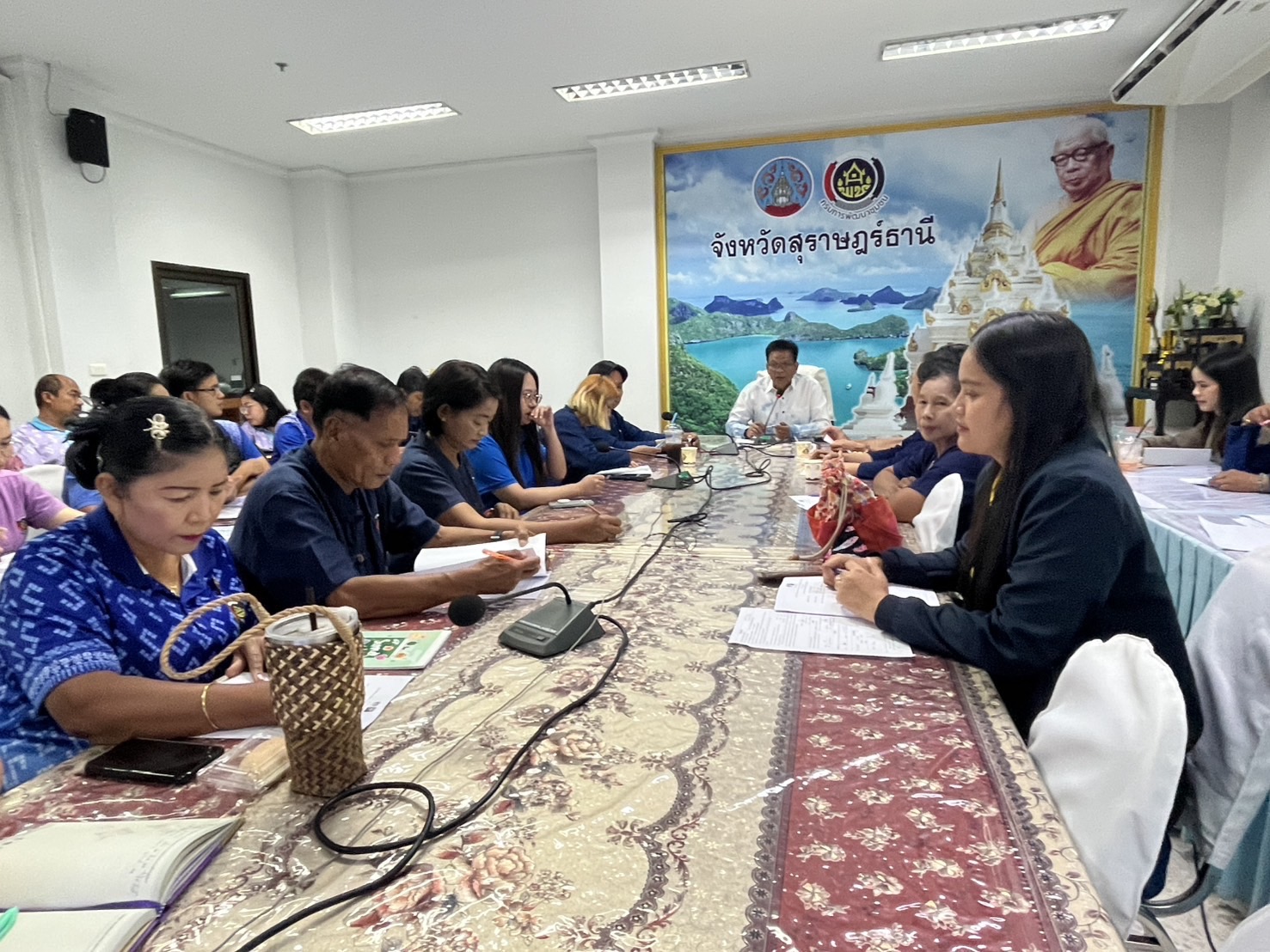 พช.สุราษฎร์ธานี จับมือชมรมผู้นำอาสาพัฒนาชุมชน จัดสรรทุนสนับสนุนขับเคลื่อนงานพัฒนาชุมชน