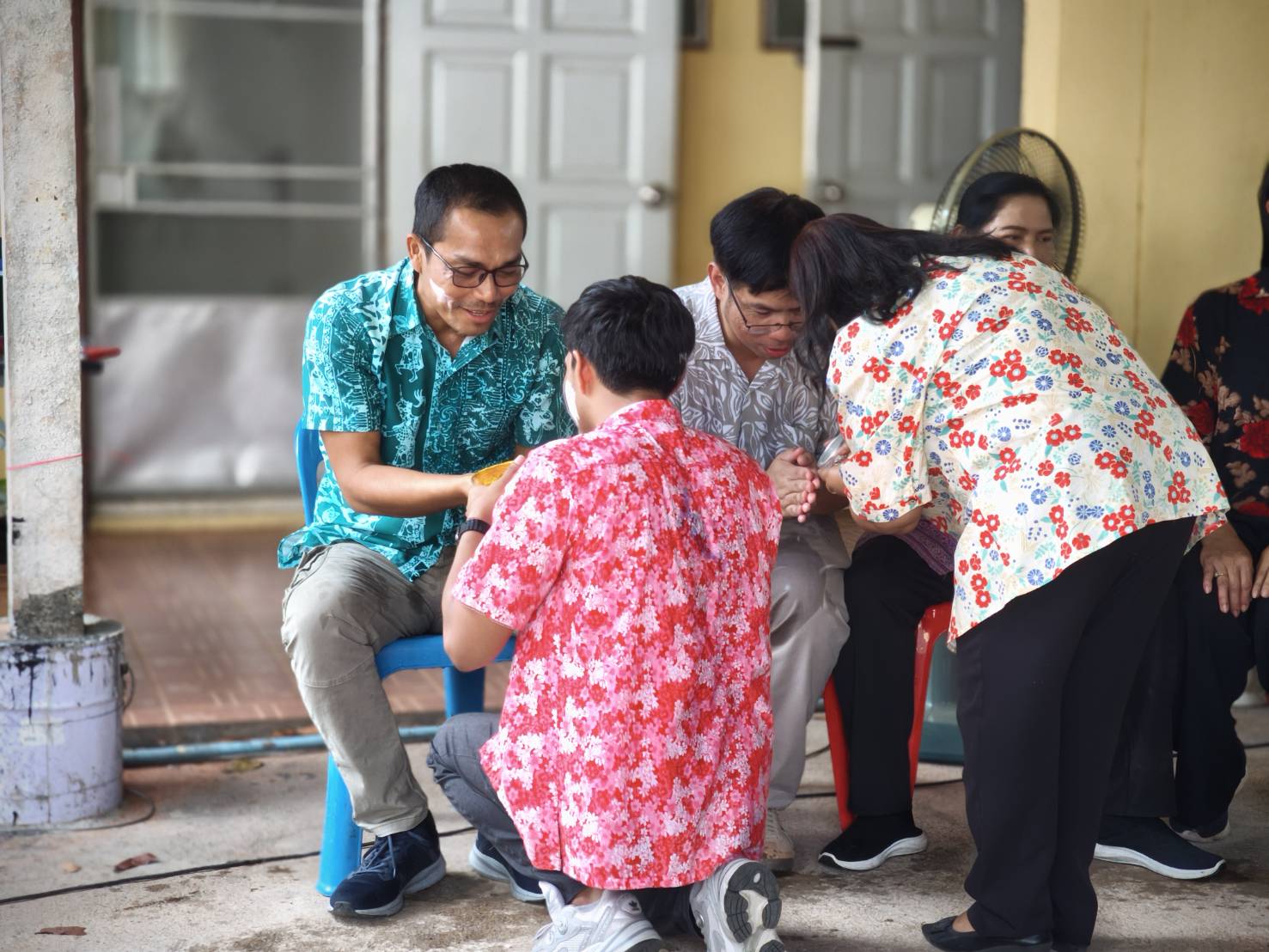 🎉พช.สุราษฎร์ธานี🎉 จัดกิจกรรมสานสัมพันธ์ สานสายใย พช.เมืองคนดี สืบสานอนุรักษ์ขนบธรรมเนียมประเพณีอันดีงาม เนื่องในเทศกาลสงกรานต์ ประจำปี 2568