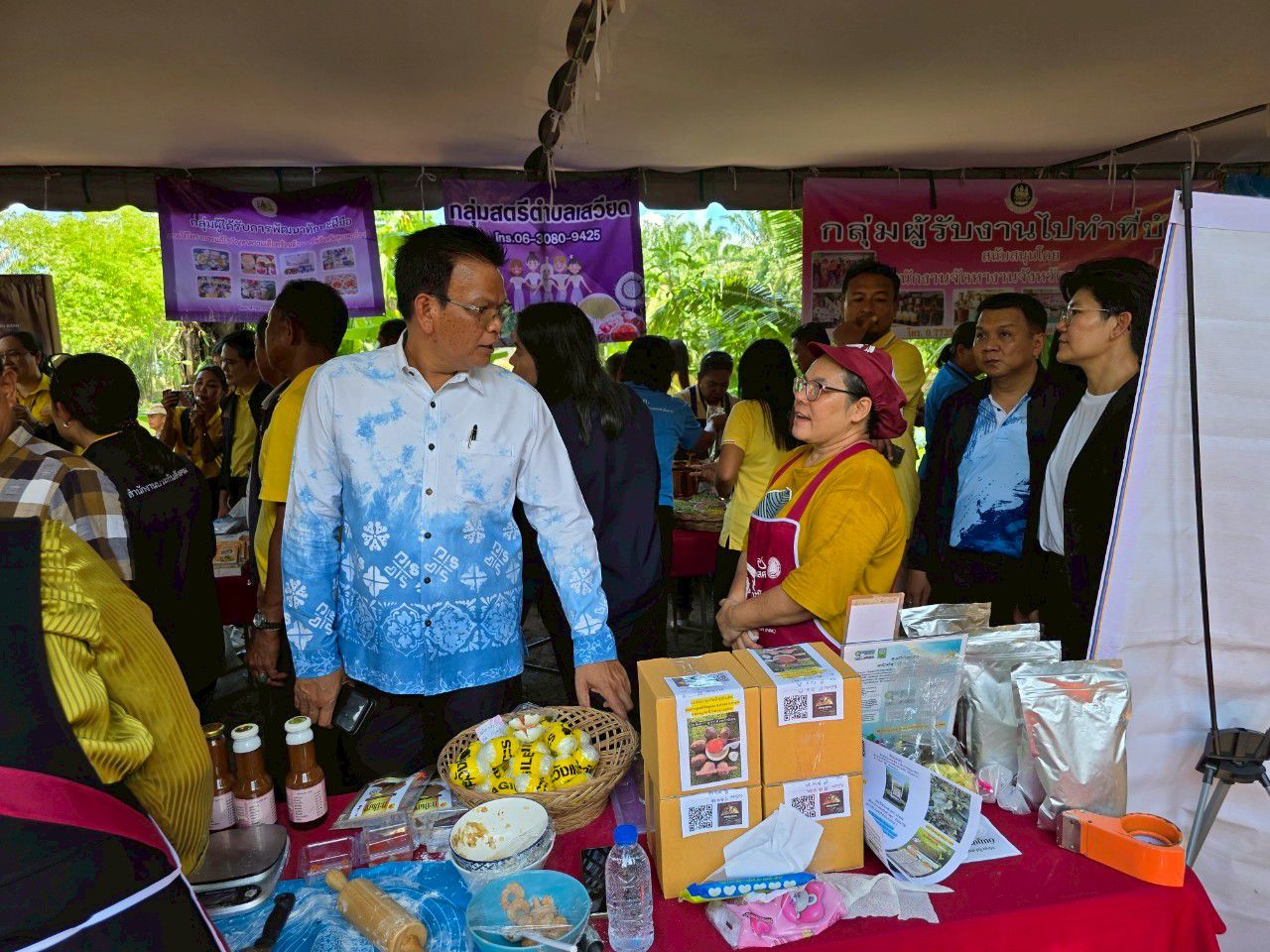 📣พช.สุราษฎร์ธานี📣 ร่วมต้อนรับรัฐมนตรีว่าการกระทรวงแรงงาน และคณะ เปิดกิจกรรมศูนย์แรงงานอำเภอเคลื่อนที่ให้บริการด้วยรอยยิ้มสู่ชุมชน ปี 2568