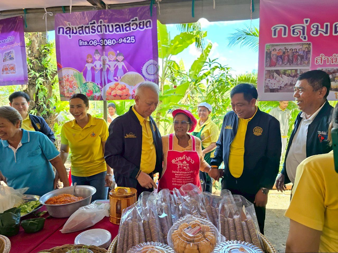 📣พช.สุราษฎร์ธานี📣 ร่วมต้อนรับรัฐมนตรีว่าการกระทรวงแรงงาน และคณะ เปิดกิจกรรมศูนย์แรงงานอำเภอเคลื่อนที่ให้บริการด้วยรอยยิ้มสู่ชุมชน ปี 2568