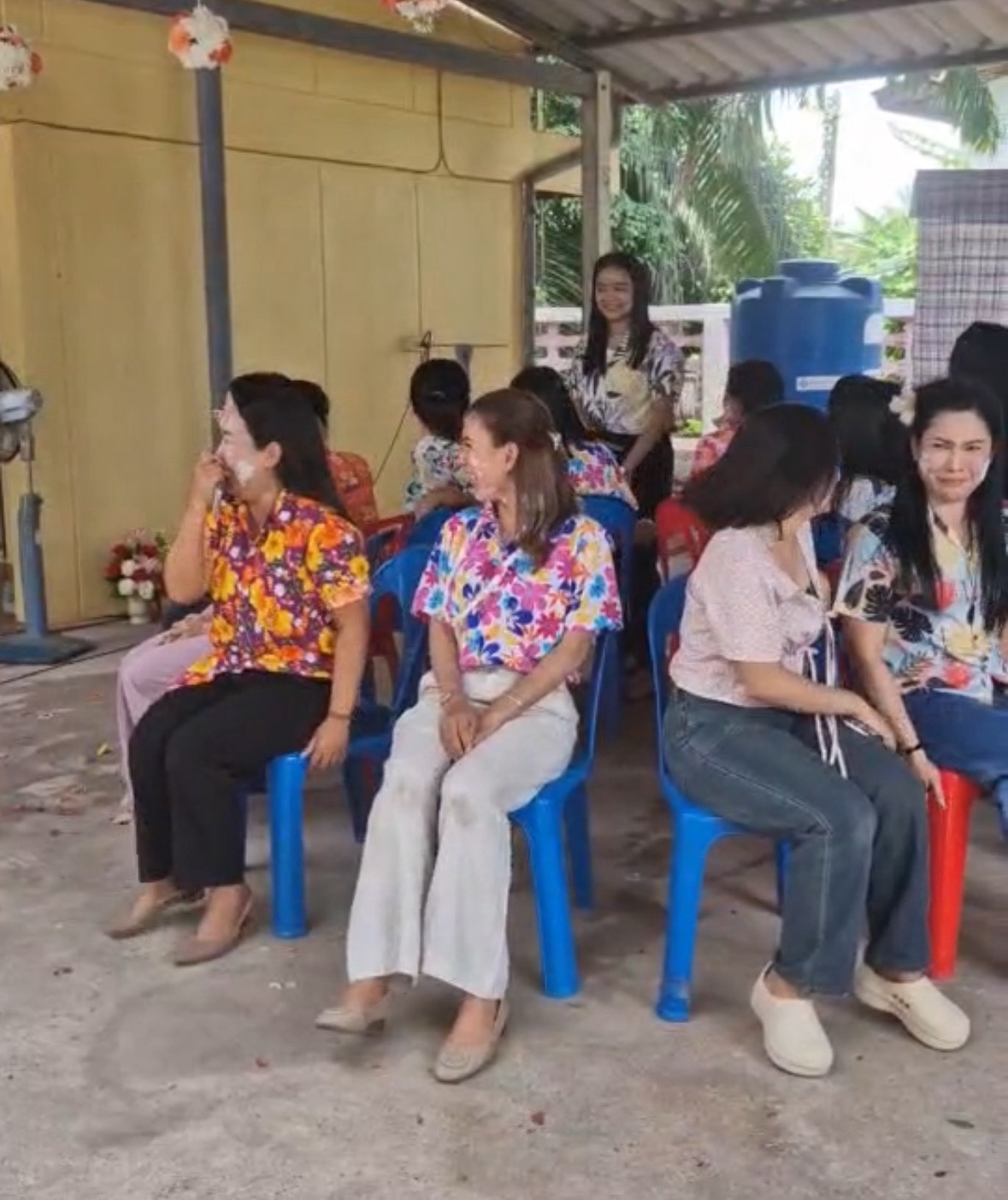 🎉พช.สุราษฎร์ธานี🎉 จัดกิจกรรมสานสัมพันธ์ สานสายใย พช.เมืองคนดี สืบสานอนุรักษ์ขนบธรรมเนียมประเพณีอันดีงาม เนื่องในเทศกาลสงกรานต์ ประจำปี 2568