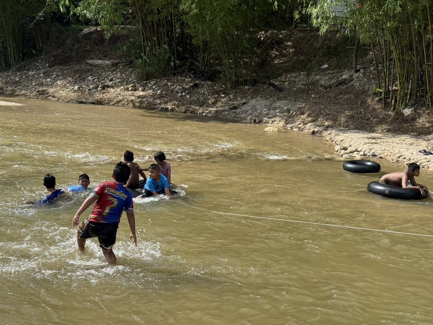 พช.สุราษฎร์ธานี ร่วมงาน  “เธอกับฉัน ยันหวาง” ตามโครงการจัดกิจกรรมส่งเสริมการที่นักท่องเที่ยวลงมือปฏิบัติ (D-HOPE) ชุมชนท่องเที่ยว OTOP นวัตวิถี บ้านวังศิลาดิเรกสาร ตำบลเพิ่มพูนทรัพย์ อำเภอบ้านนาสาร 