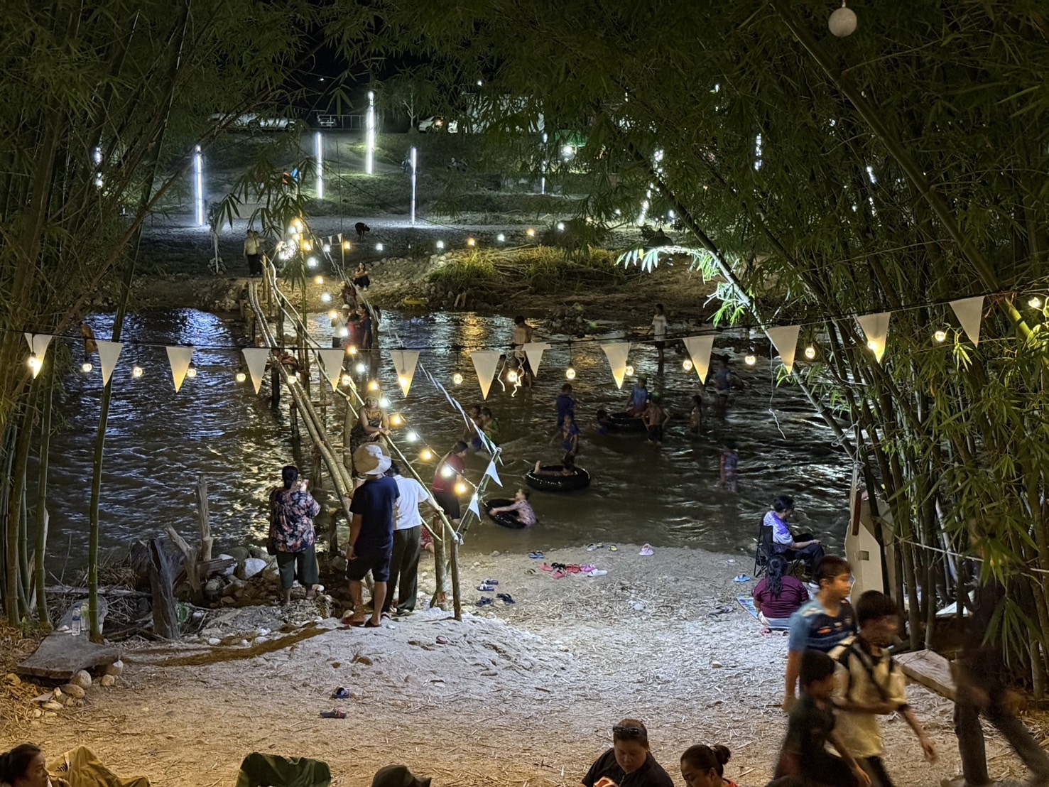 พช.สุราษฎร์ธานี ร่วมงาน  “เธอกับฉัน ยันหวาง” ตามโครงการจัดกิจกรรมส่งเสริมการที่นักท่องเที่ยวลงมือปฏิบัติ (D-HOPE) ชุมชนท่องเที่ยว OTOP นวัตวิถี บ้านวังศิลาดิเรกสาร ตำบลเพิ่มพูนทรัพย์ อำเภอบ้านนาสาร 