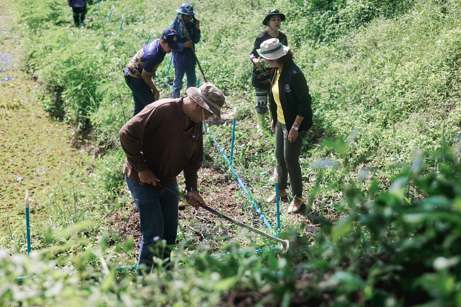 “ผู้นำต้องทำก่อน” รองผู้ว่าฯ “เมืองคนดี” เปิดบ้านเตรียมปั้นศูนย์เรียนรู้ ขยายผล “โคก หนอง นา” สู่ชุมชนอย่างยั่งยืน