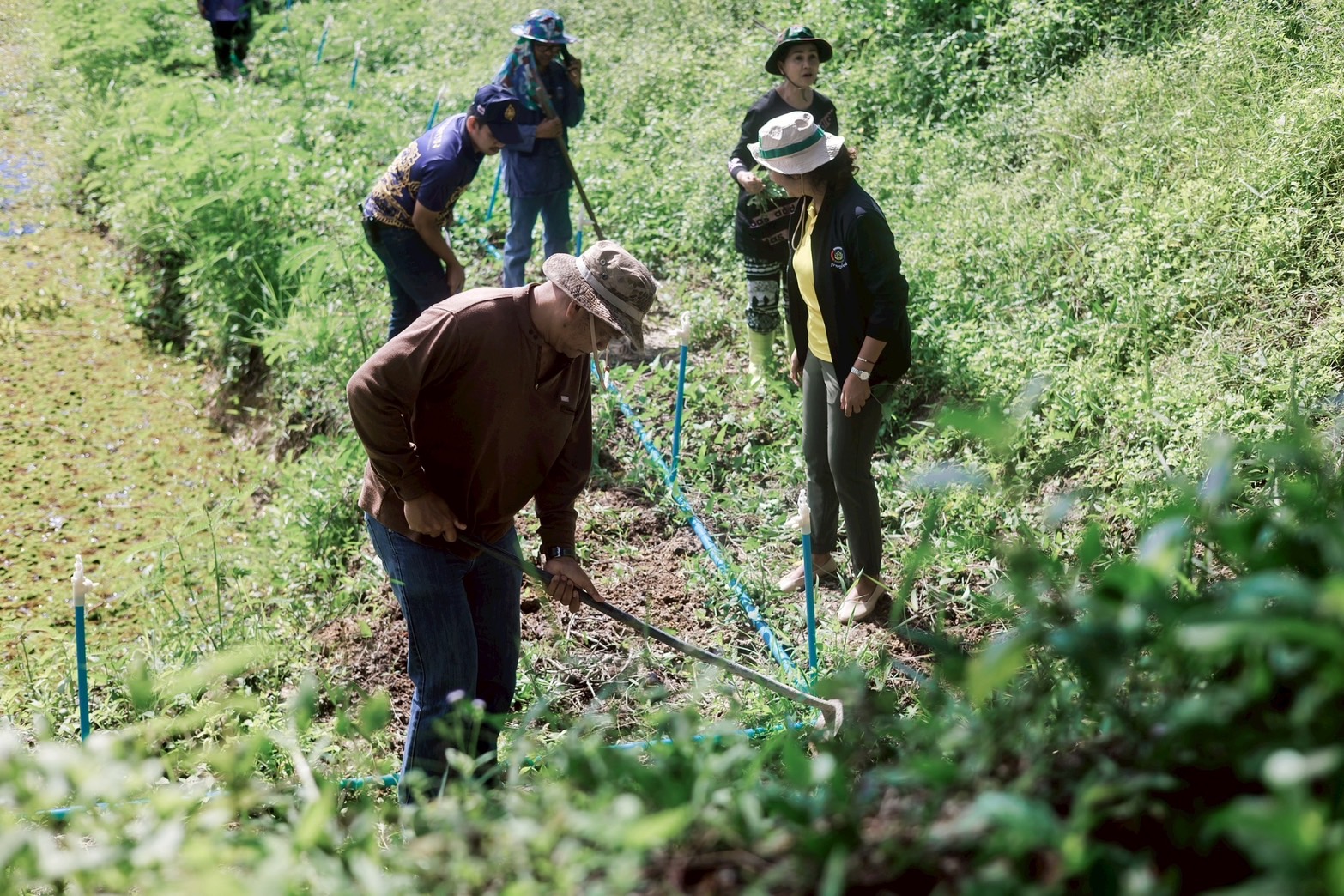 “ผู้นำต้องทำก่อน” รองผู้ว่าฯ “เมืองคนดี” เปิดบ้านเตรียมปั้นศูนย์เรียนรู้ ขยายผล “โคก หนอง นา” สู่ชุมชนอย่างยั่งยืน