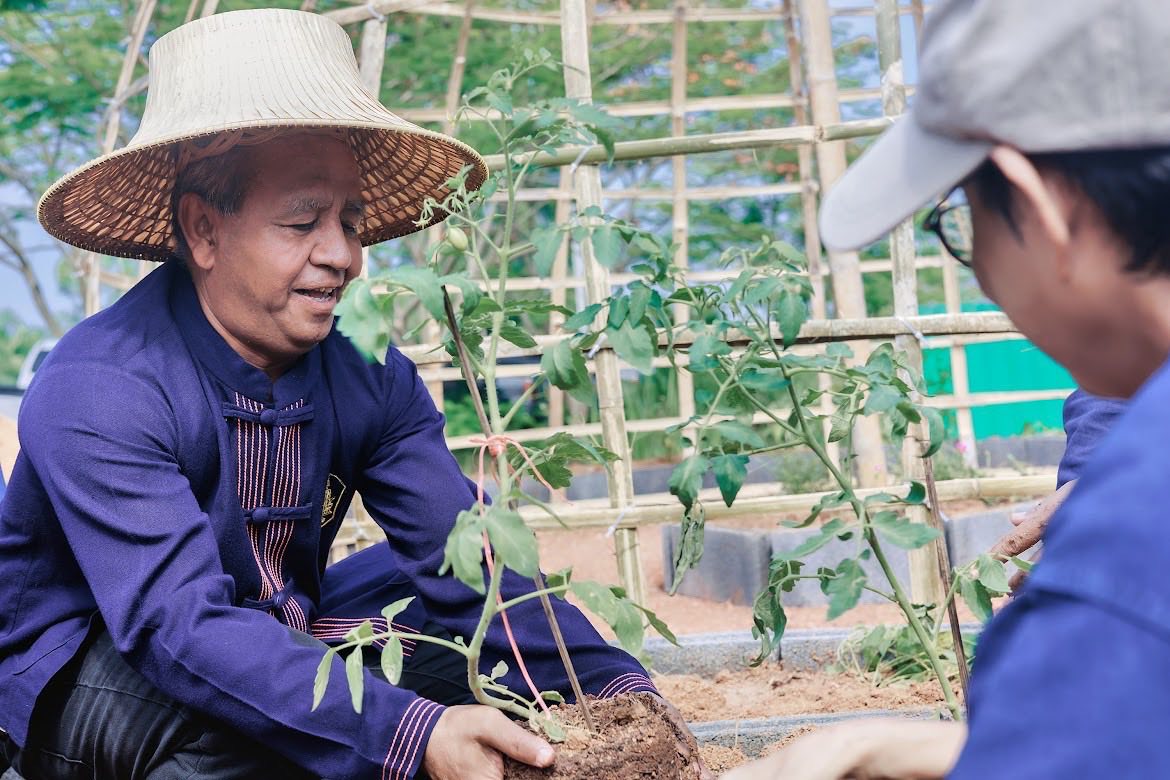 “ผู้นำต้องทำก่อน” รองผู้ว่าฯ เปิดบ้าน ขยายผลการพัฒนาศูนย์เรียนรู้การพัฒนาพื้นที่ต้นแบบ “โคก หนอง นา”
