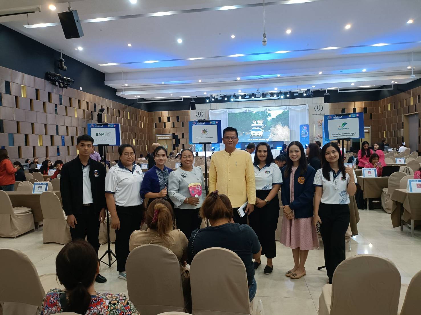 พช.สุราษฎร์ธานี จัดมหกรรมแก้หนี้ สร้างวิถีแห่งความเป็นธรรม ปีที่ 2 พร้อมคลินิกแก้หนี้เคลื่อนที่ (Clinic Mobile) ให้คำปรึกษาลูกหนี้กองทุนพัฒนาบทบาทสตรี