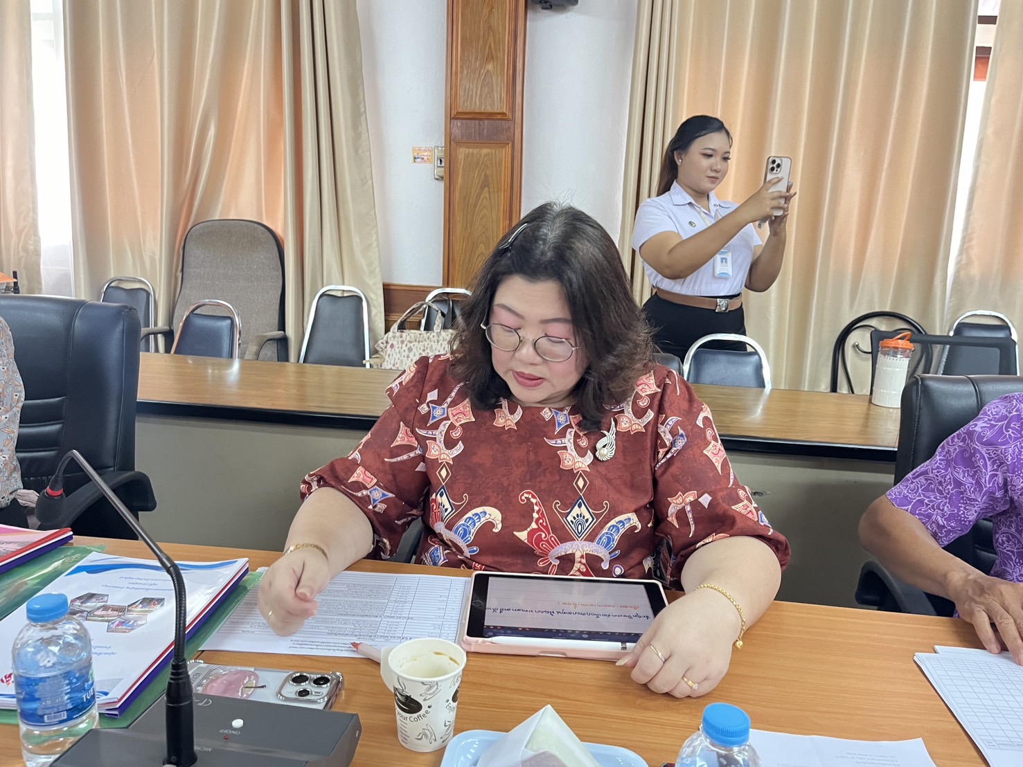 พช.สุราษฎร์ธานี ดำเนินการคัดเลือกคนกองทุนพัฒนาบทบาทสตรีดีเด่นระดับจังหวัด ตามโครงการเชิดชูเกียรติคนกองทุนพัฒนาบทบาทสตรี ประจำปี 2568 โซนใต้