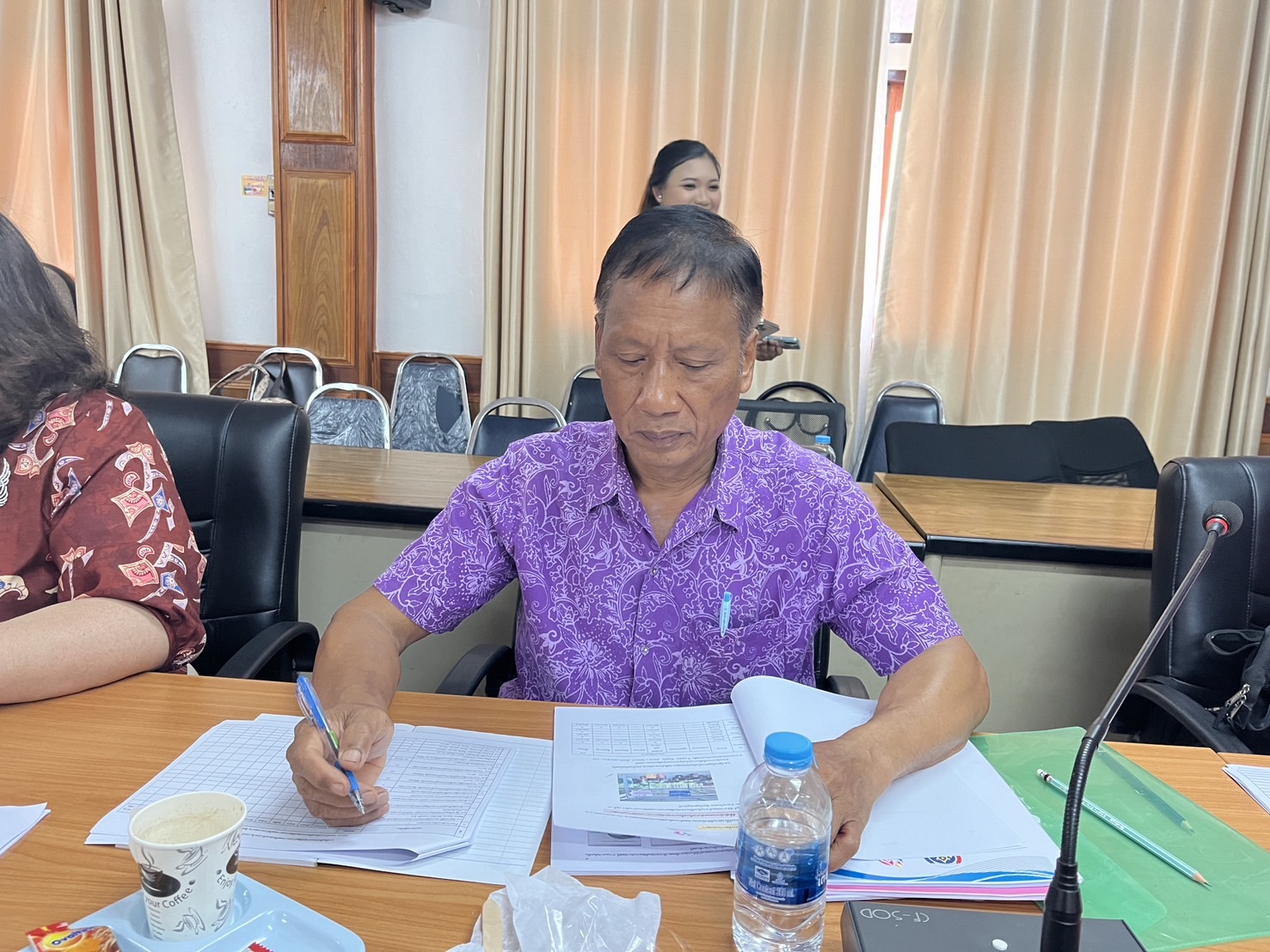 พช.สุราษฎร์ธานี ดำเนินการคัดเลือกคนกองทุนพัฒนาบทบาทสตรีดีเด่นระดับจังหวัด ตามโครงการเชิดชูเกียรติคนกองทุนพัฒนาบทบาทสตรี ประจำปี 2568 โซนใต้