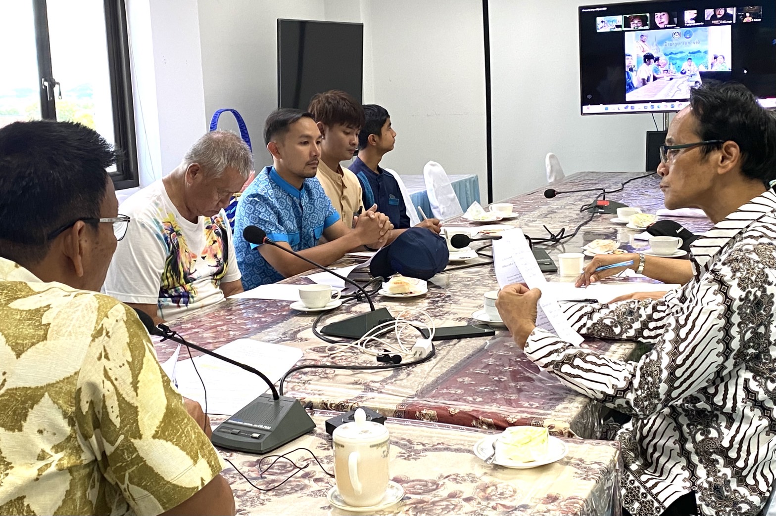 พช.สุราษฎร์ ประชุมคัดเลือกผู้ประกอบการเข้าร่วมงาน OTOP Midyear 2025